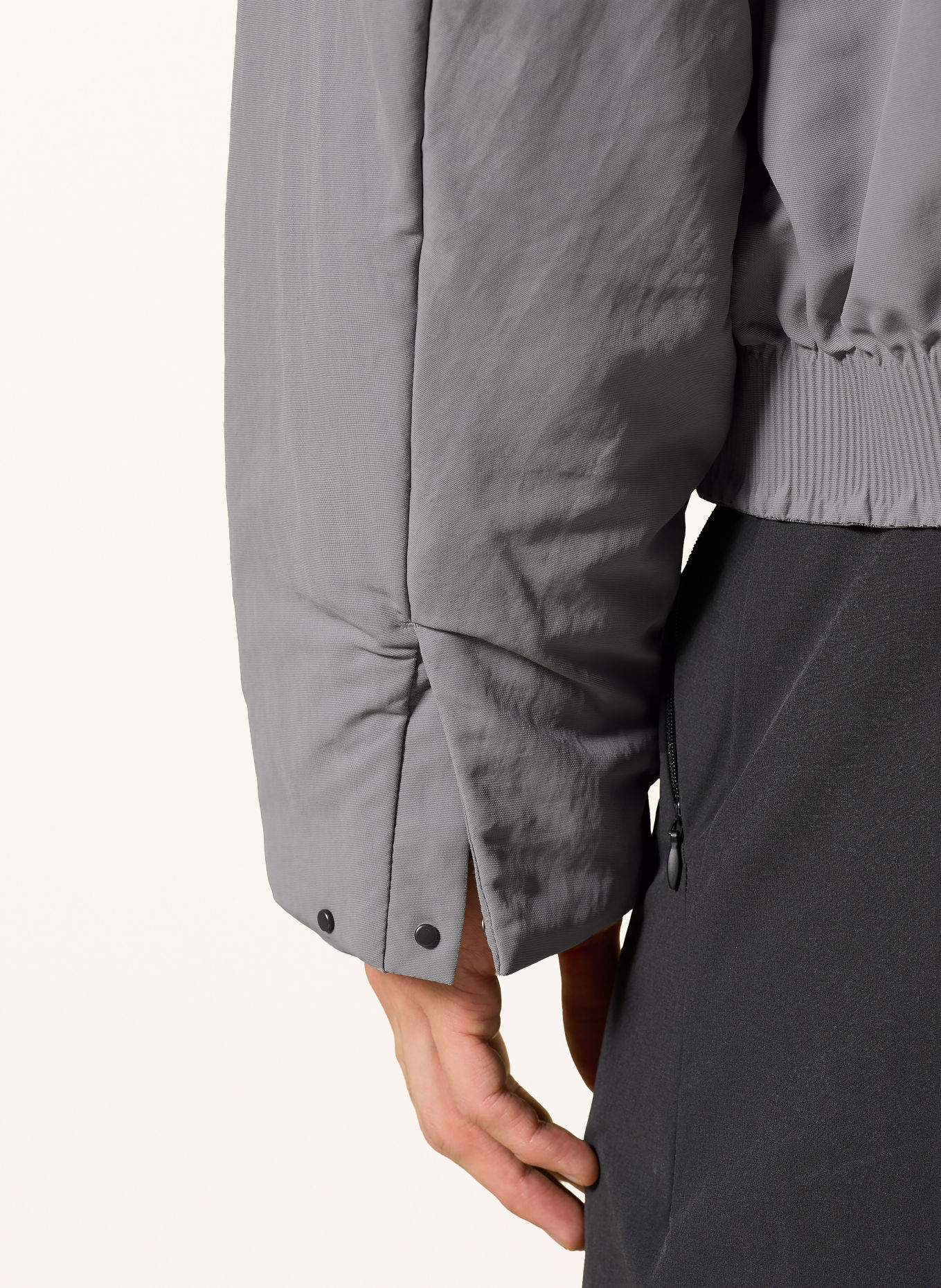 adidas Blousonjakke ESSENTIALS Z.N.E.: GRÅ