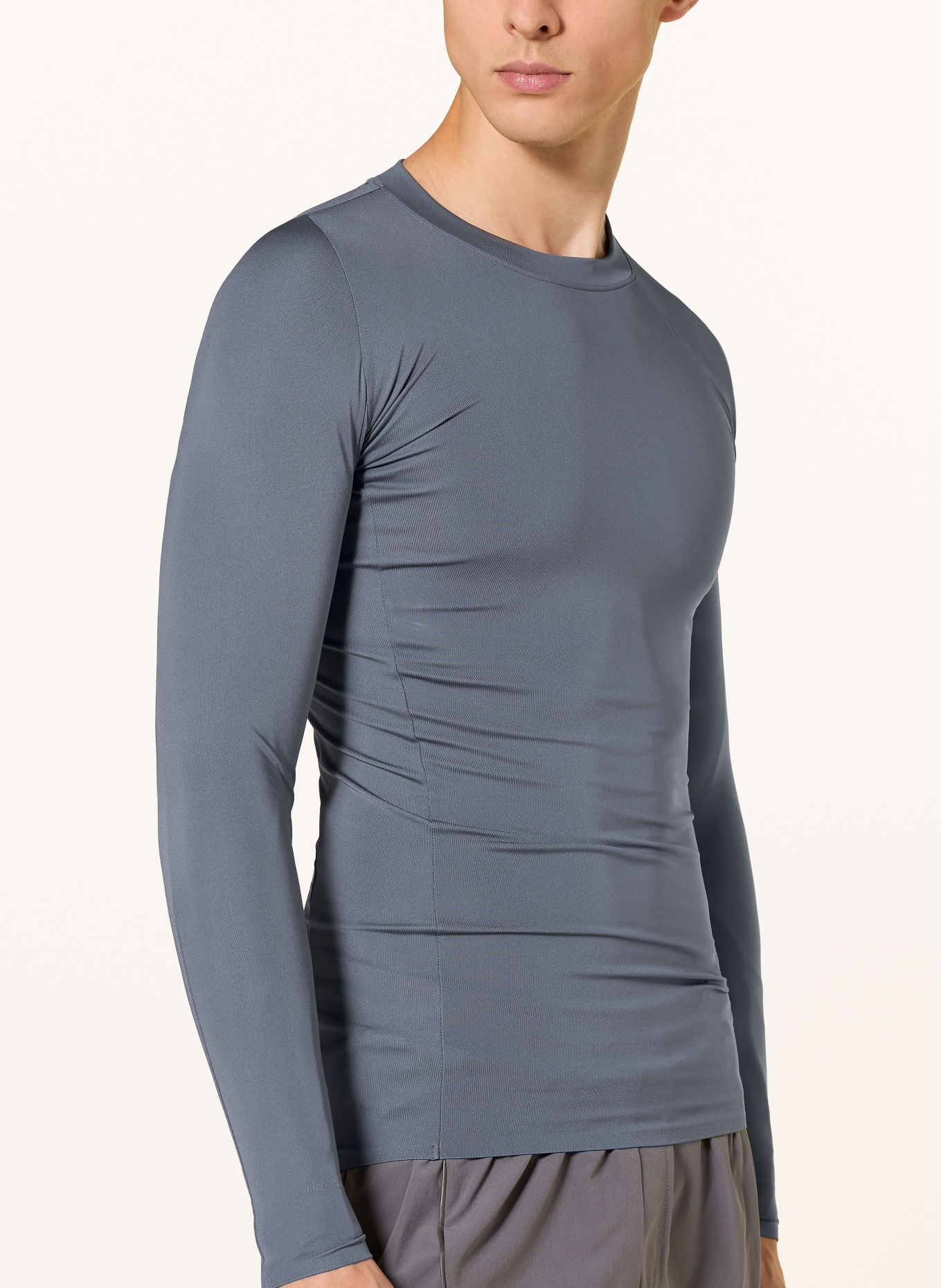 adidas Trainingsshirt ADIDAS X ENTIRE STUDIOS TECHFIT: GRIJS