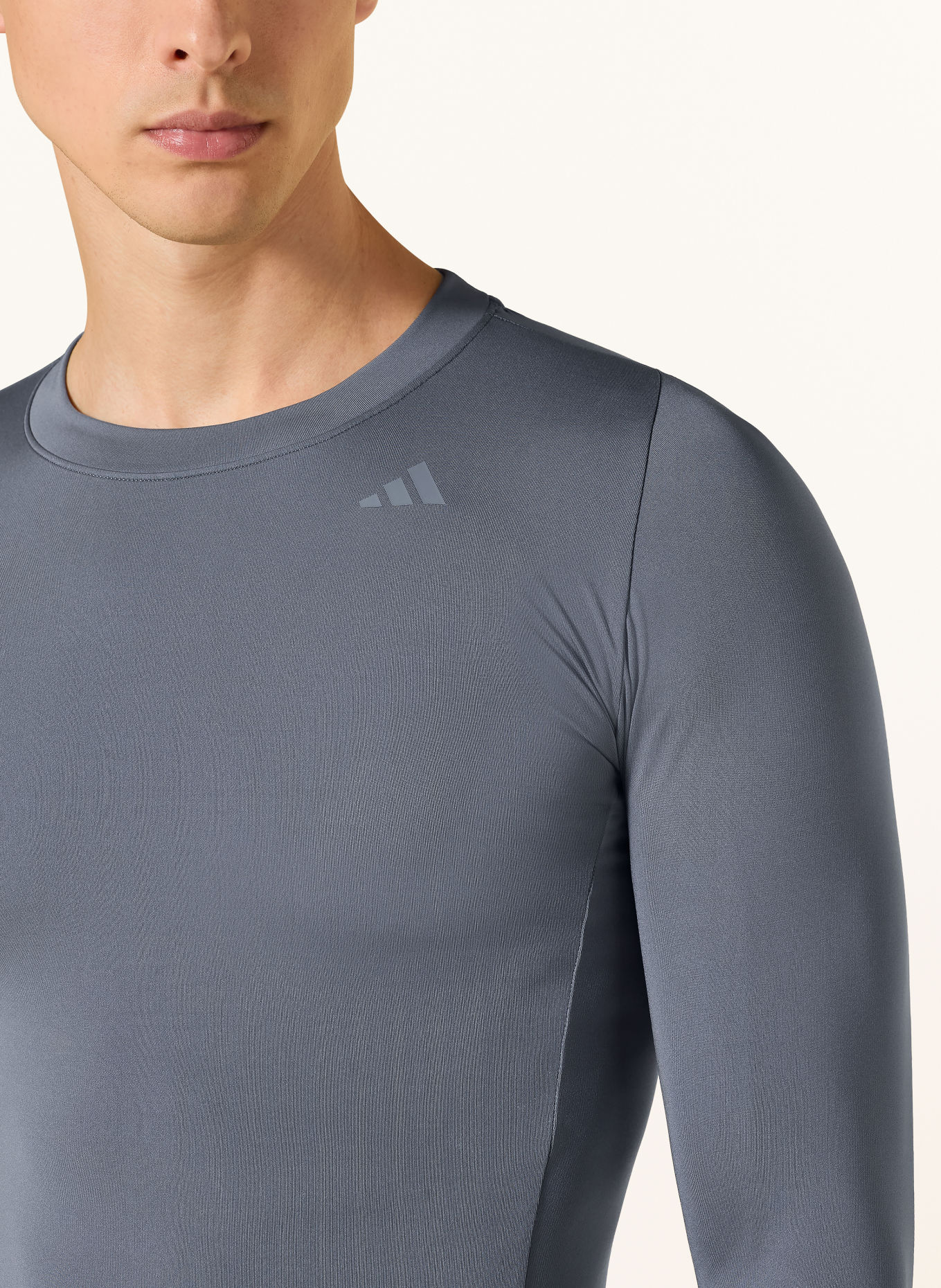 adidas Trainingsshirt ADIDAS X ENTIRE STUDIOS TECHFIT: GRIJS