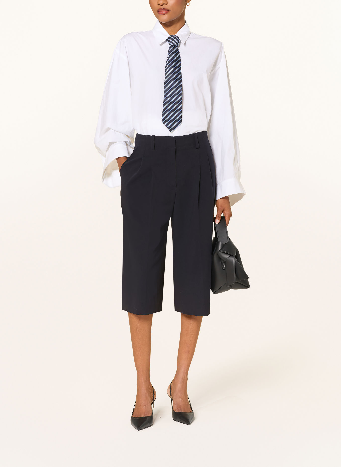 The Frankie Shop GIO Bermudas Shorts: BLACK