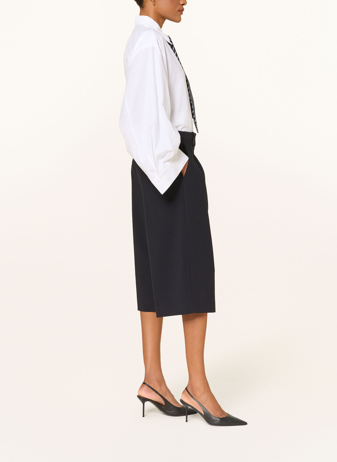 The Frankie Shop GIO Bermudas Shorts: BLACK