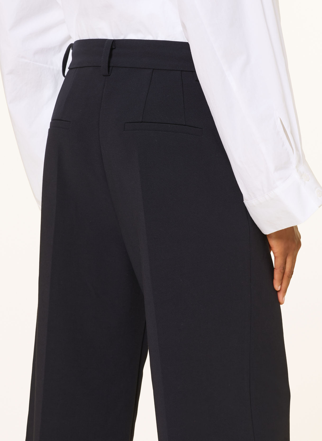 The Frankie Shop GIO Bermudas Shorts: BLACK