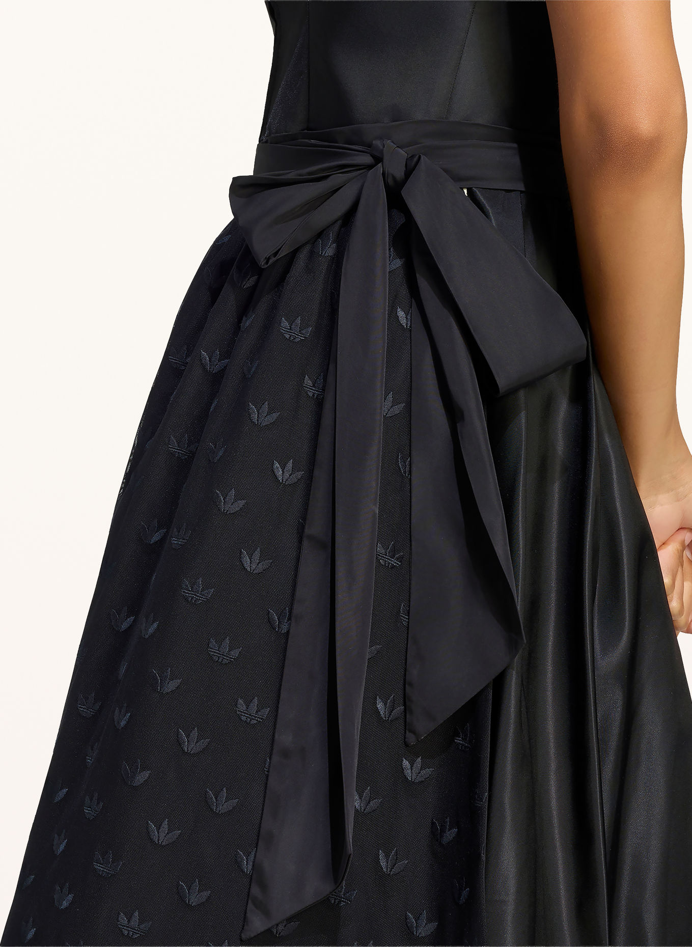 adidas Originals Dirndl: BLACK