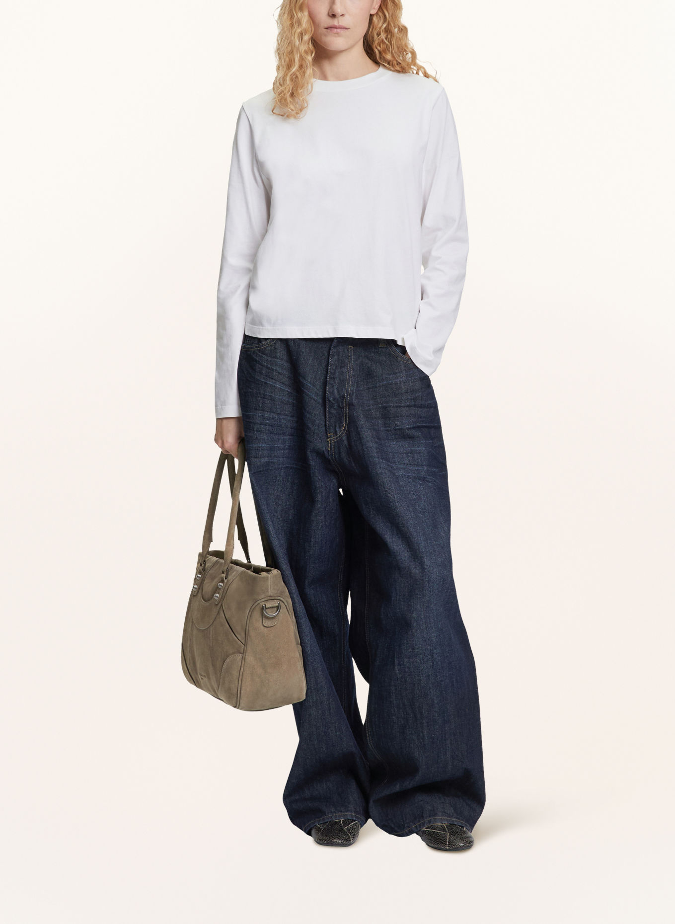 LIEBESKIND ARCHIVE ESTHER MEDIUM Shoulder bag with Studs: TAUPE