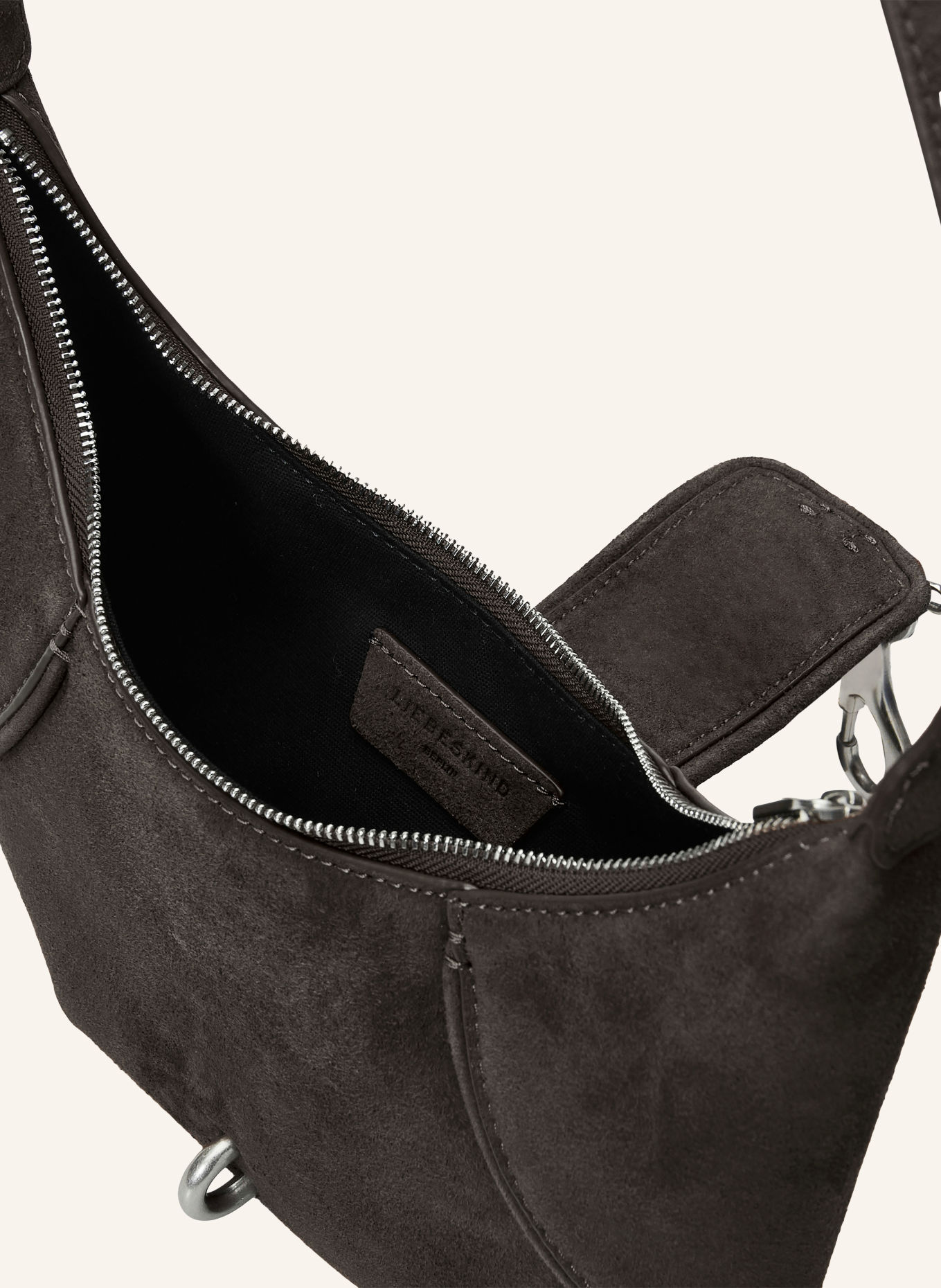 LIEBESKIND Schultertasche RYKER XS: DUNKELBRAUN / SILBER