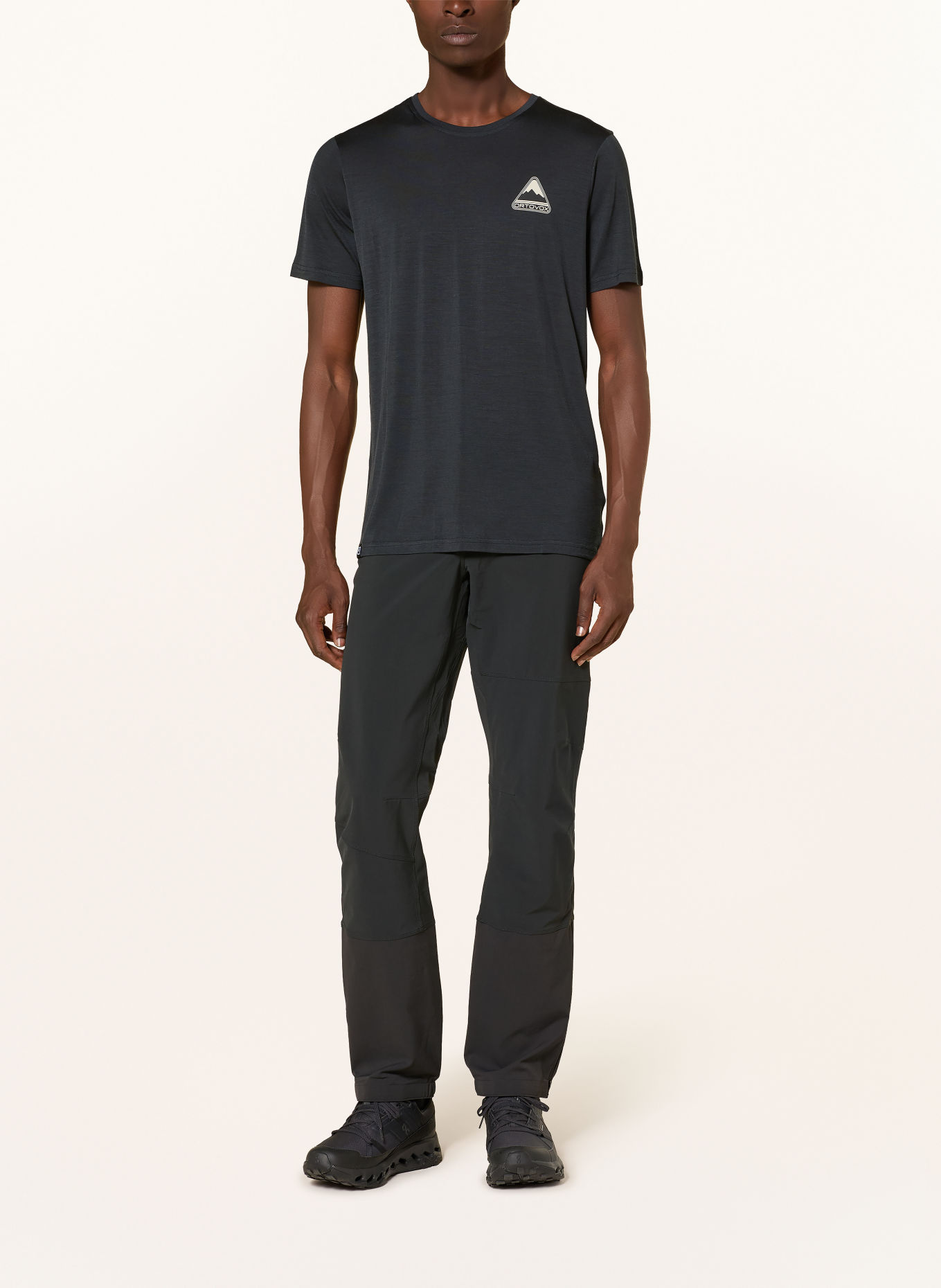 ORTOVOX T-shirt 140 COOL TRIANGLE: ZWART