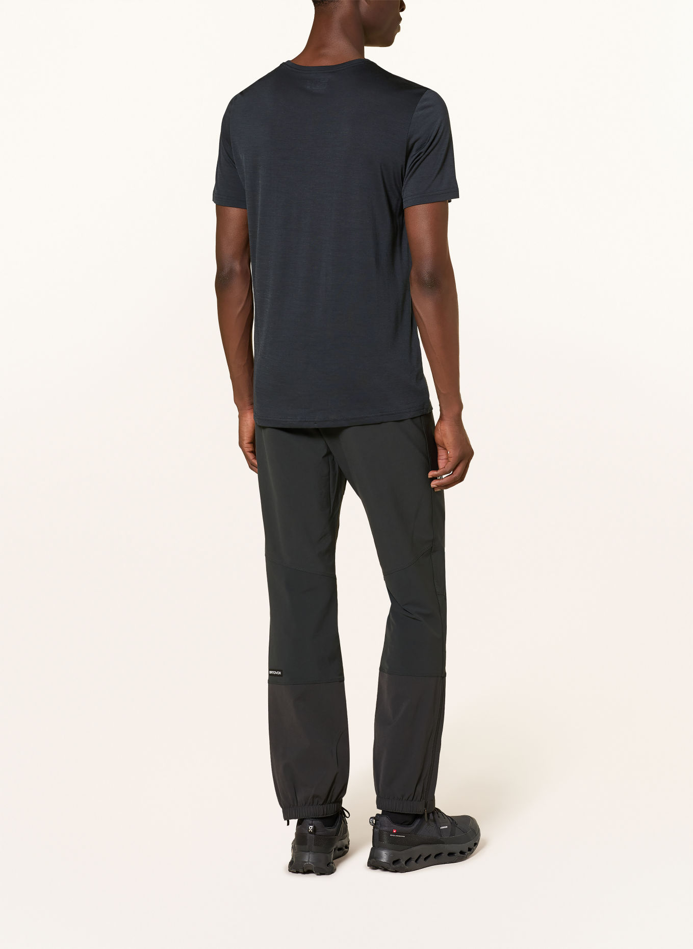 ORTOVOX T-shirt 140 COOL TRIANGLE: ZWART