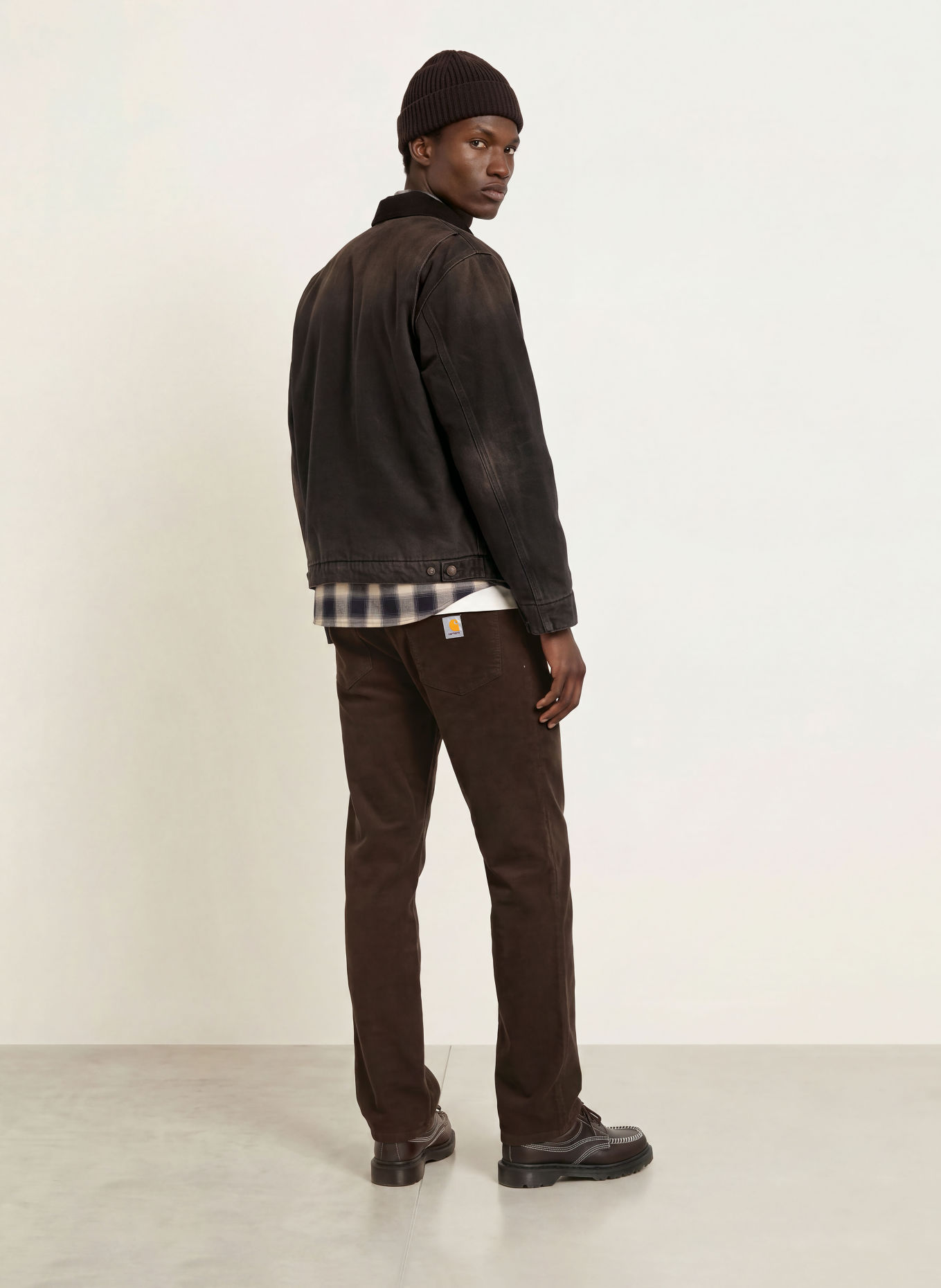 carhartt WIP Cordhose AARON Regular Tapered Fit: DUNKELBRAUN