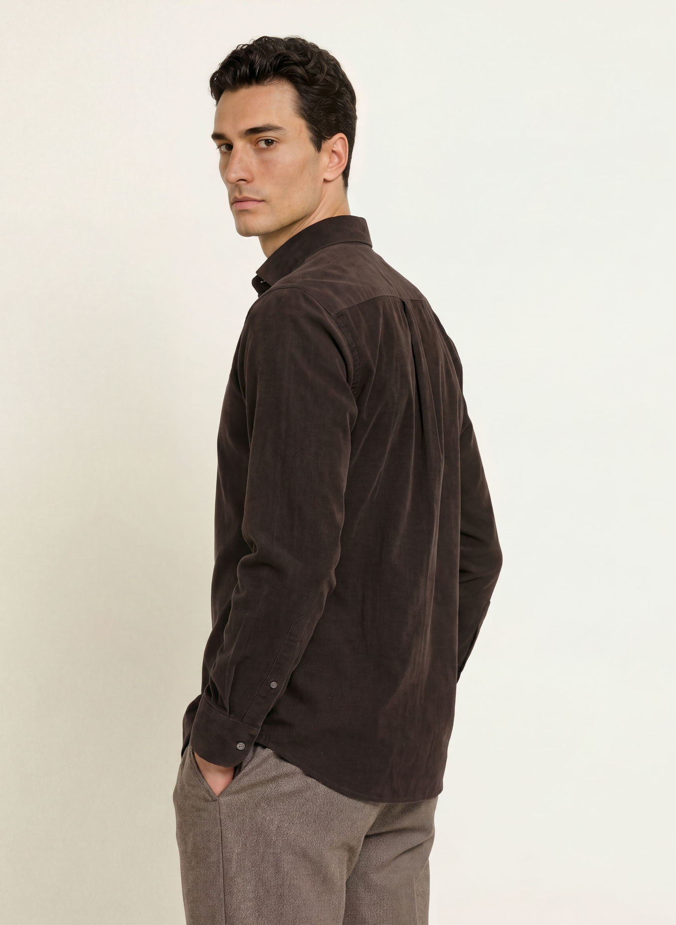 PROFUOMO Chemise en velours côtelé, coupe confortable: MARRON FONCÉ