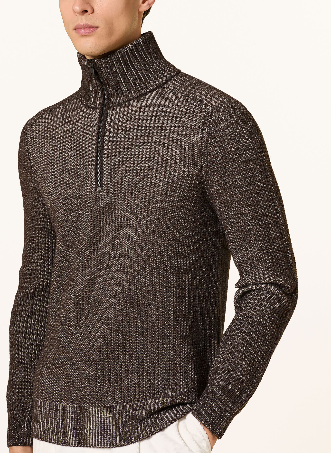 MAERZ MUENCHEN Pull col zippé en laine mérinos: MARRON FONCÉ / BLANC