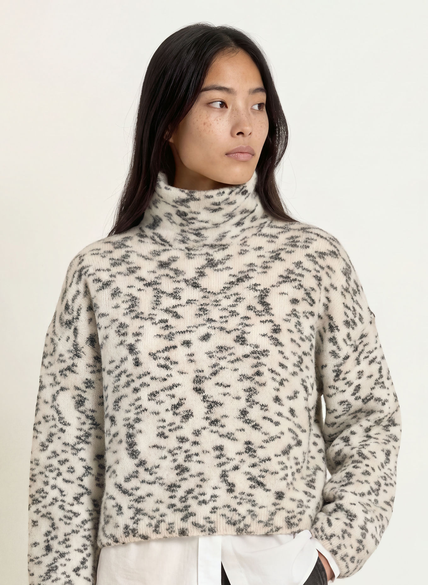 ARMEDANGELS Pullover: CREME / SCHWARZ