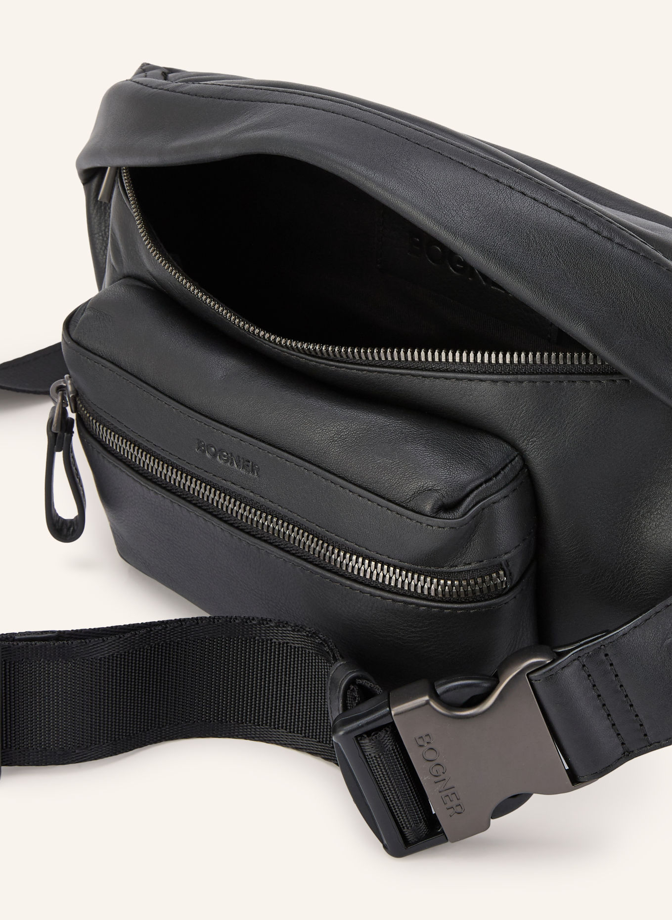 BOGNER Heuptas CALGARY CEDRIC: ZWART / PLATINA