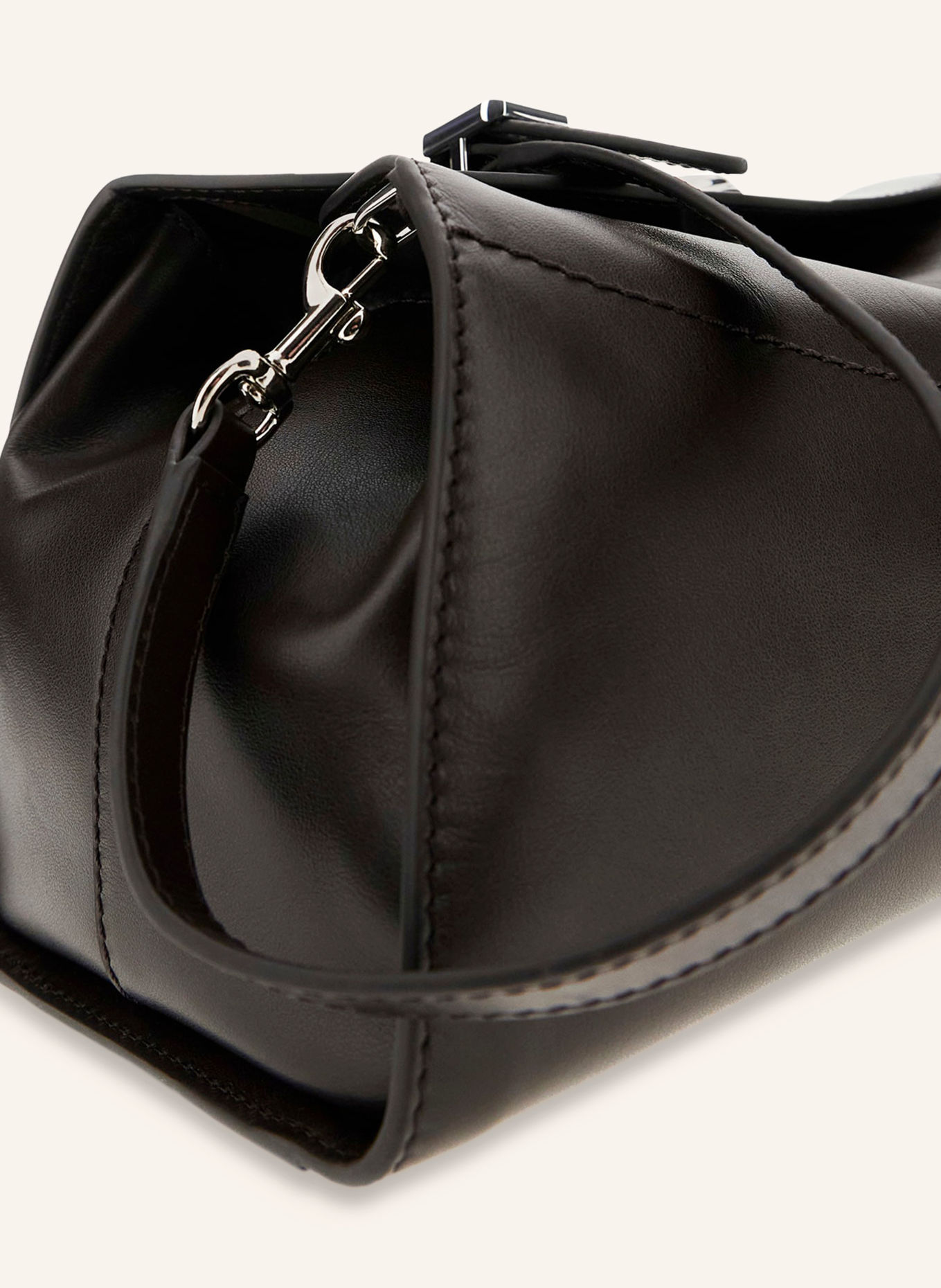 GUESS SMALL Pouch: DARK BROWN