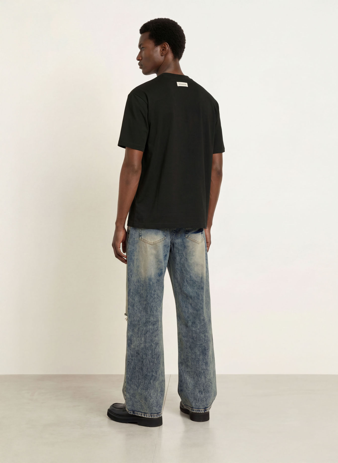 don't waste culture T-shirt ARLOI: ZWART / GOUD / ROOD