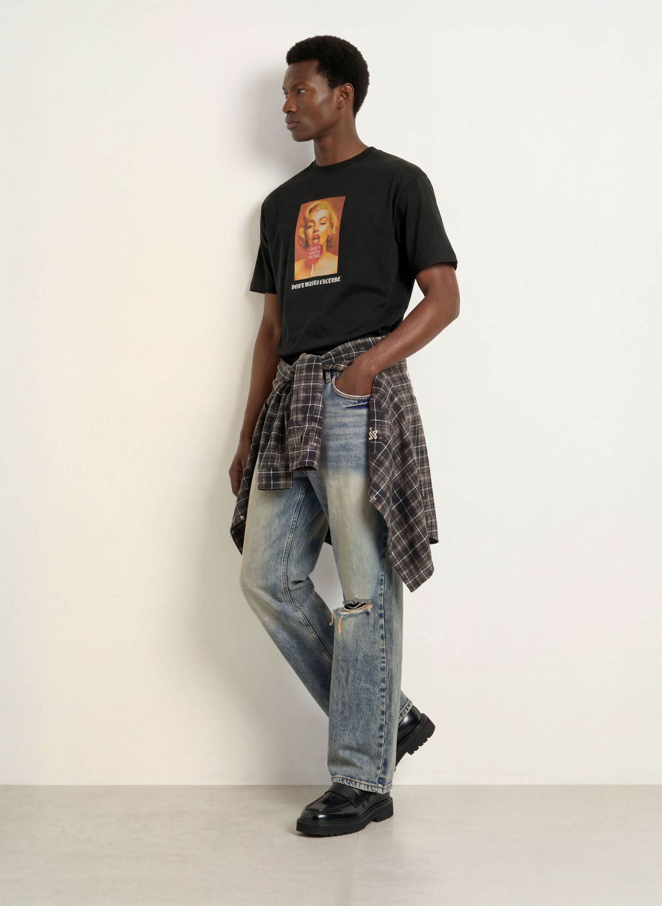 don't waste culture T-shirt ARLOI: ZWART / GOUD / ROOD