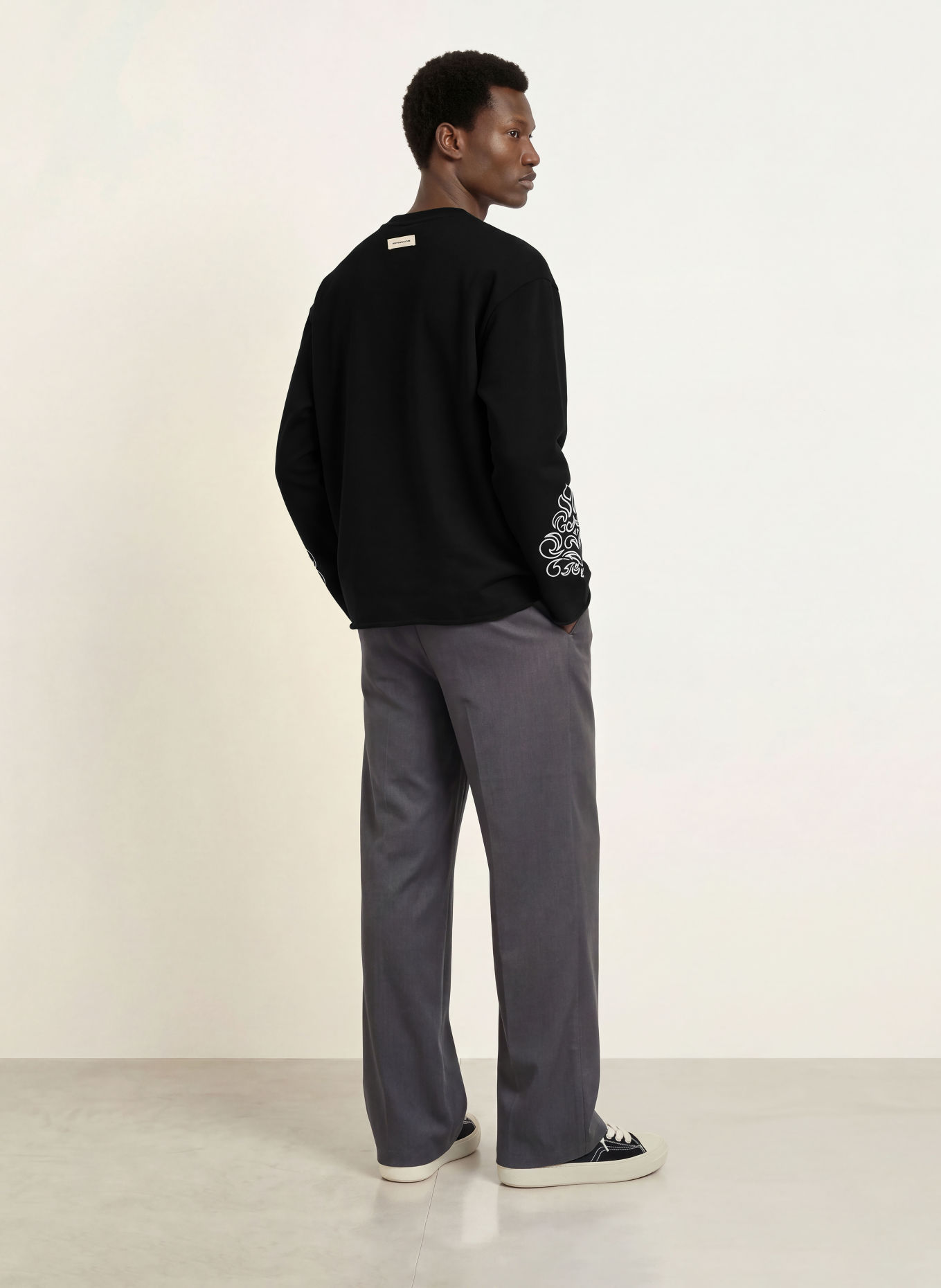 don't waste culture Sweatshirt ONA: ZWART / WIT