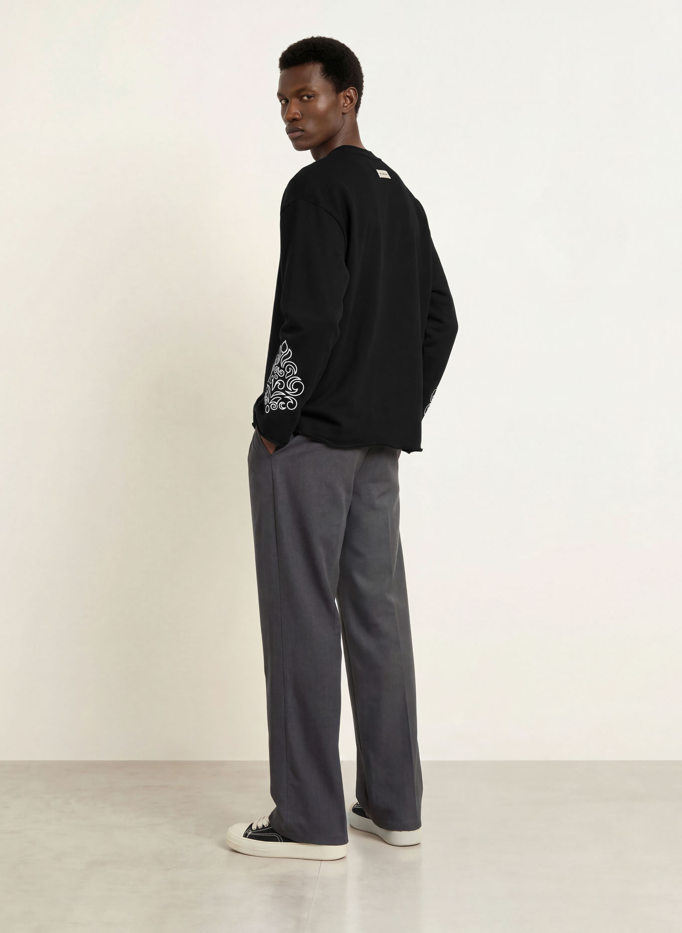 don't waste culture Sweatshirt ONA: ZWART / WIT