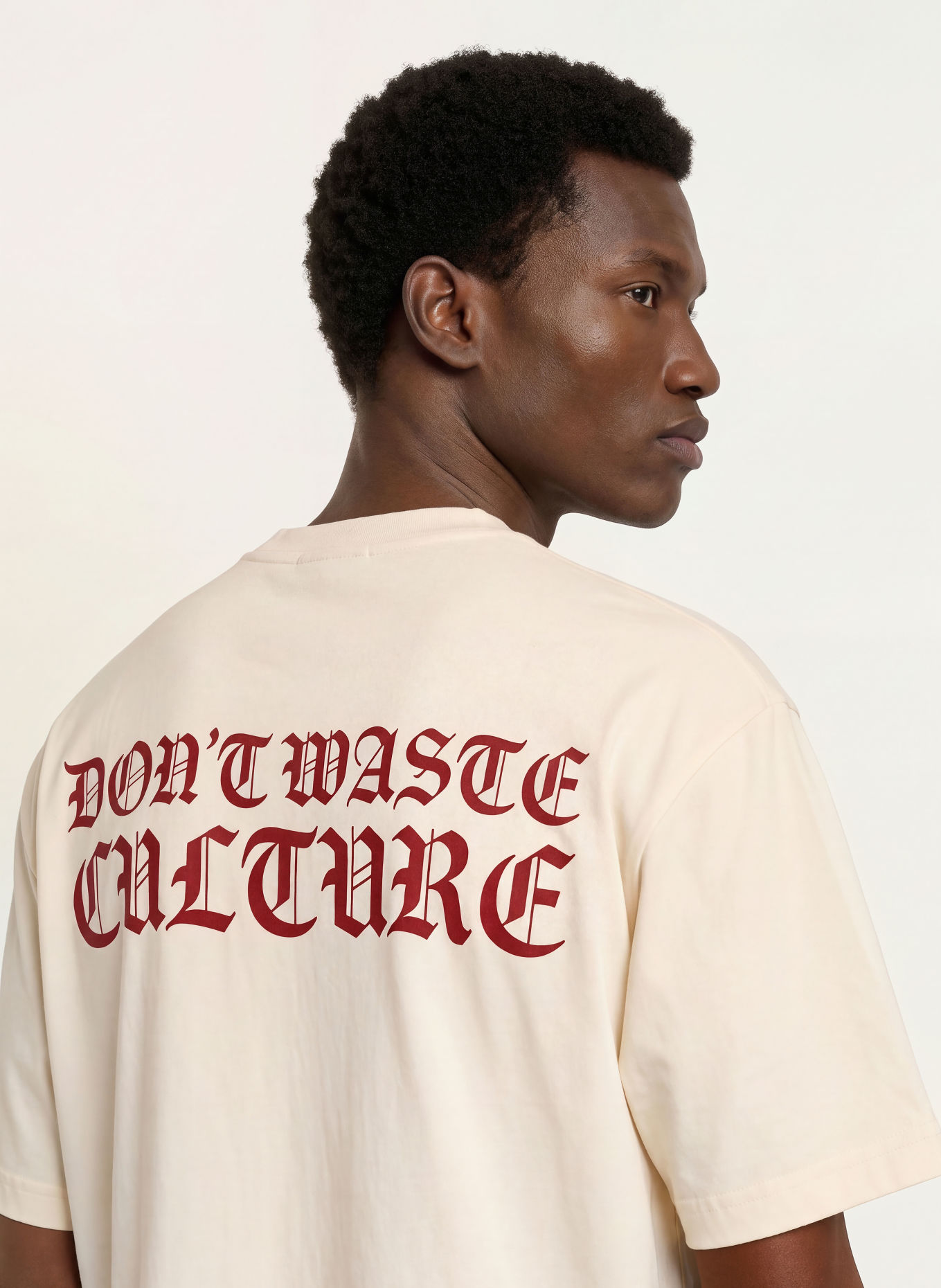 don't waste culture T-shirt YULA: CRÈME / DONKERROOD