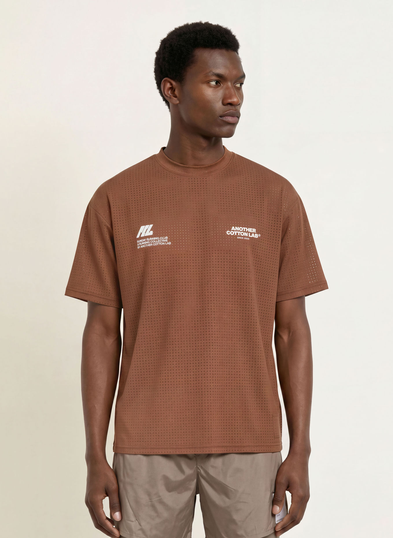 another COTTON LAB T-Shirt: DUNKELBRAUN / WEISS