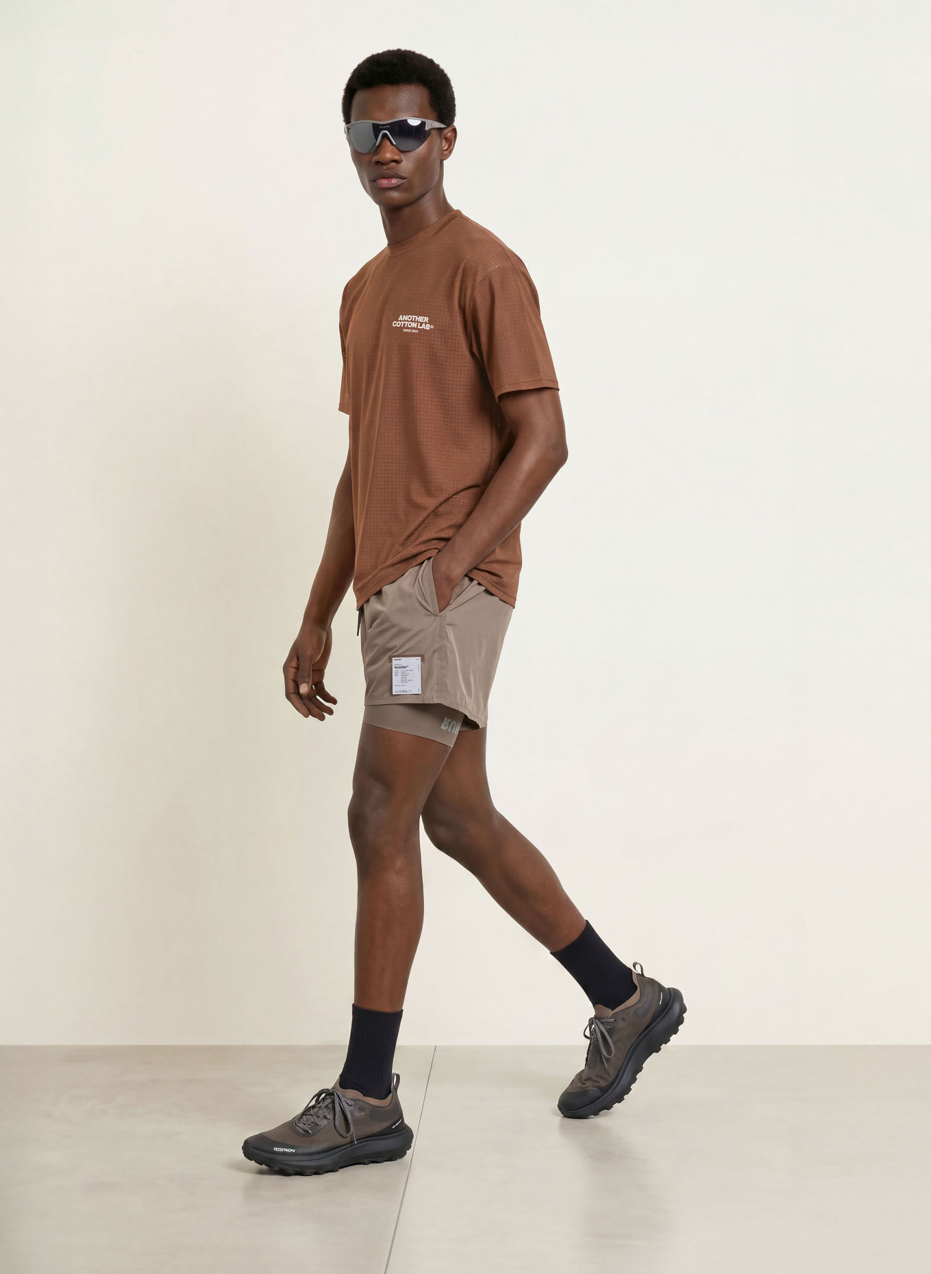 another COTTON LAB T-Shirt: DUNKELBRAUN / WEISS