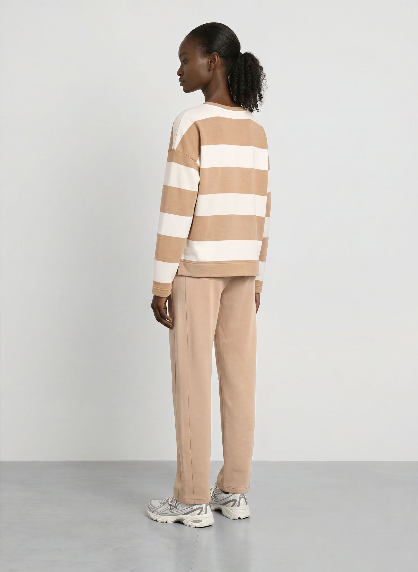 ELBSAND HILMA Sweatshirt: WHITE / LIGHT BROWN