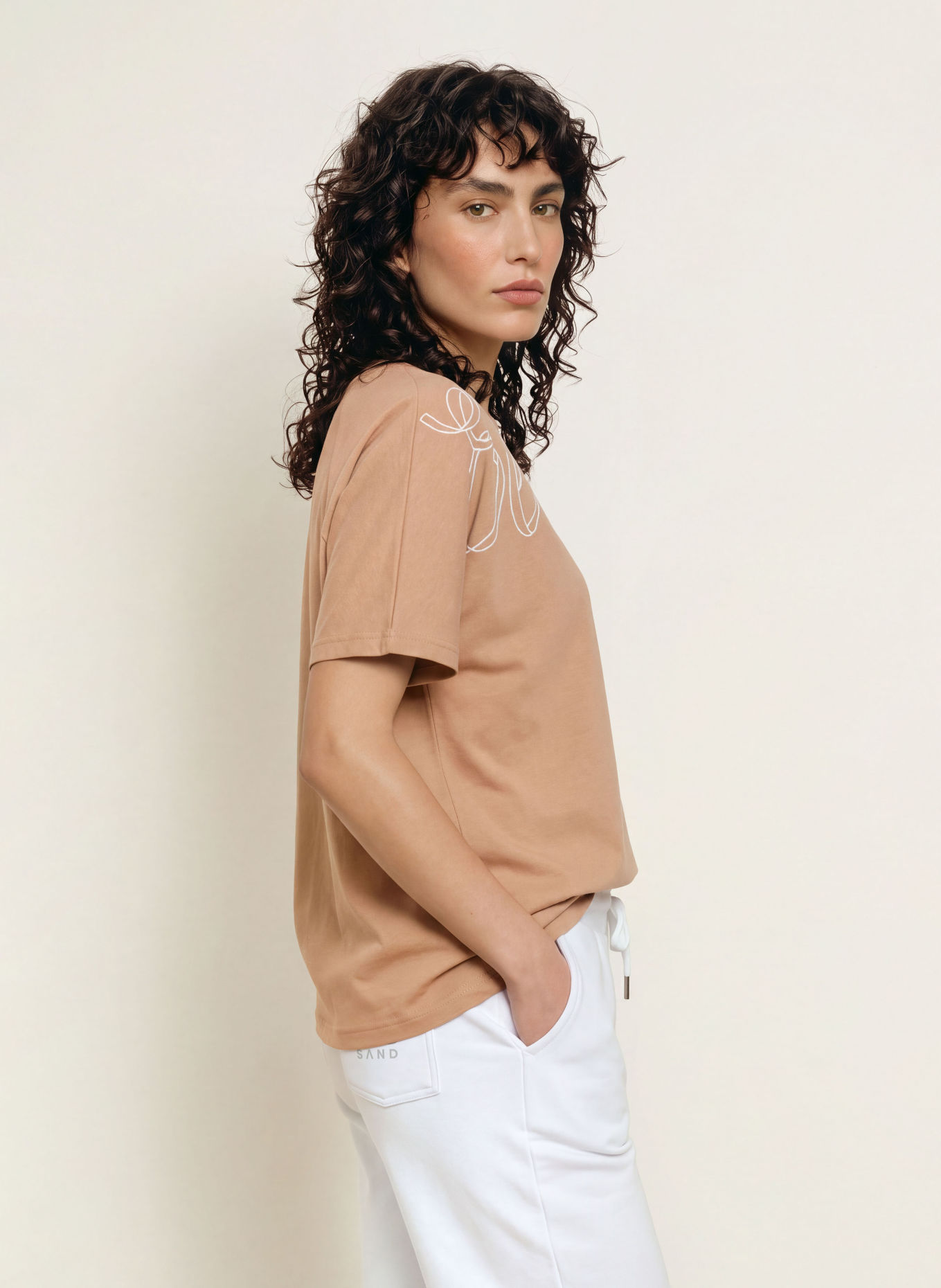 ELBSAND ZANNA T-shirt: CAMEL