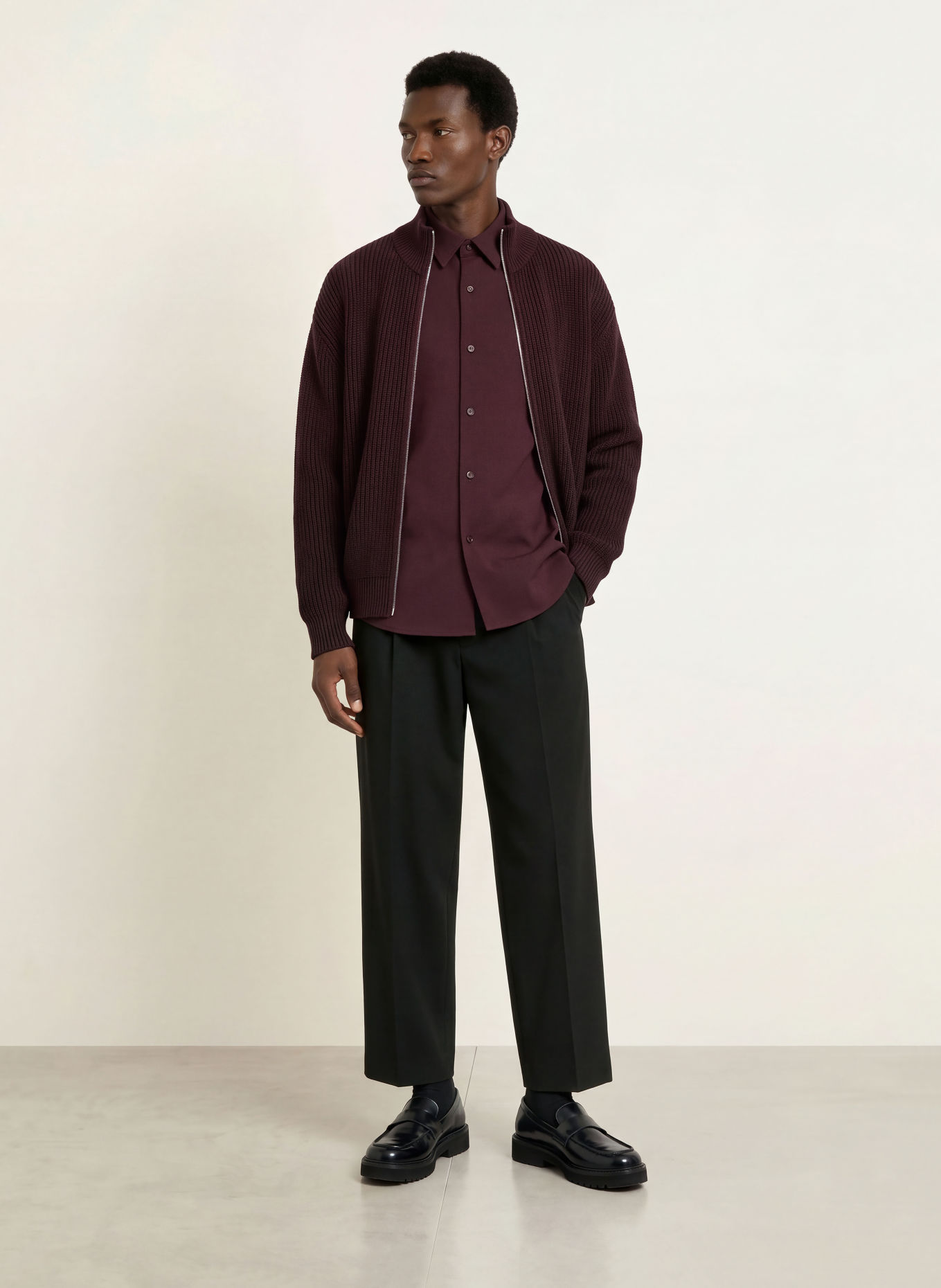 studio seidensticker STUDIO Relaxed Fit Chinos: BLACK