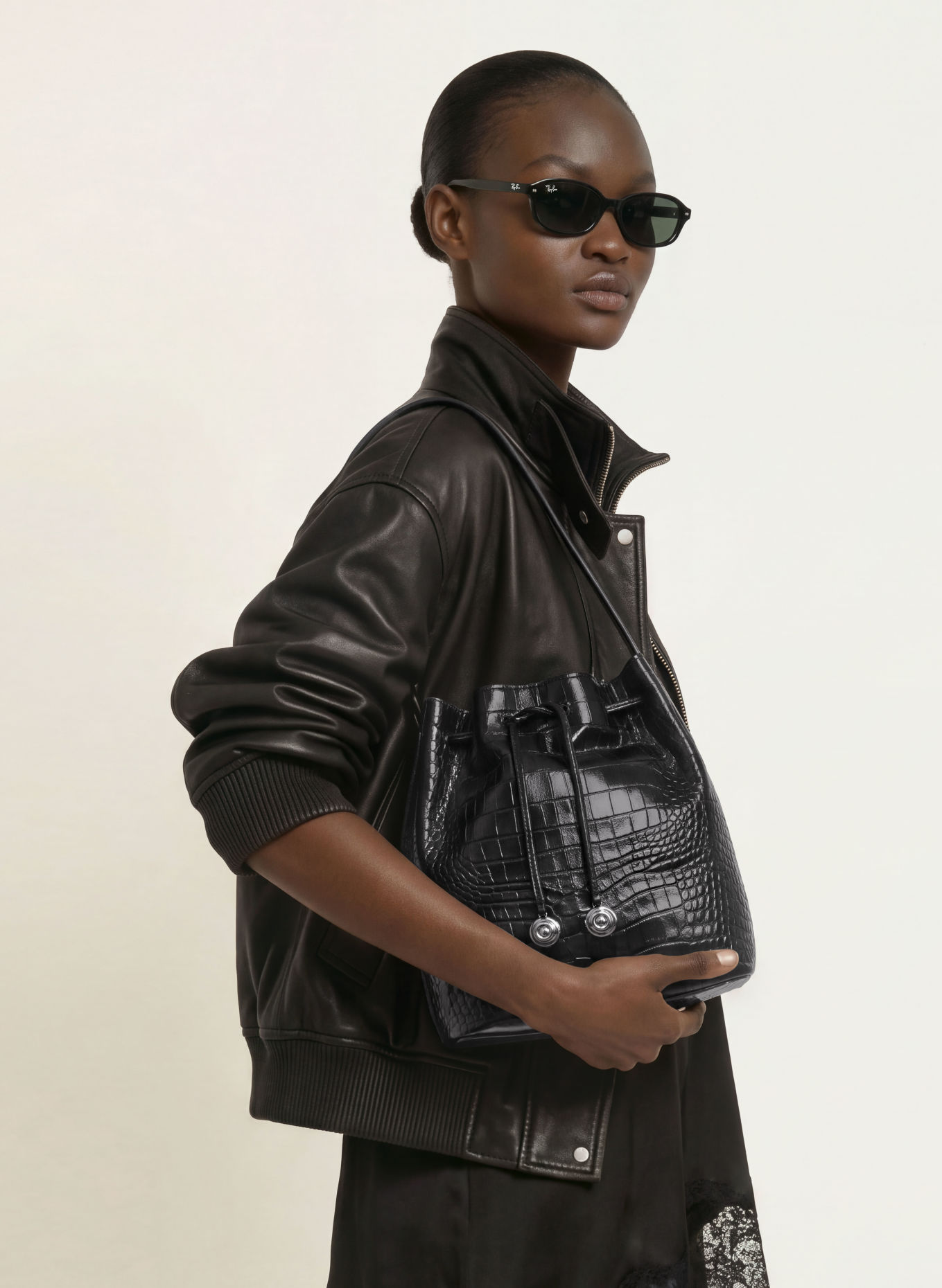 LIFFNER SMALL Bucket bag: BLACK / SILVER