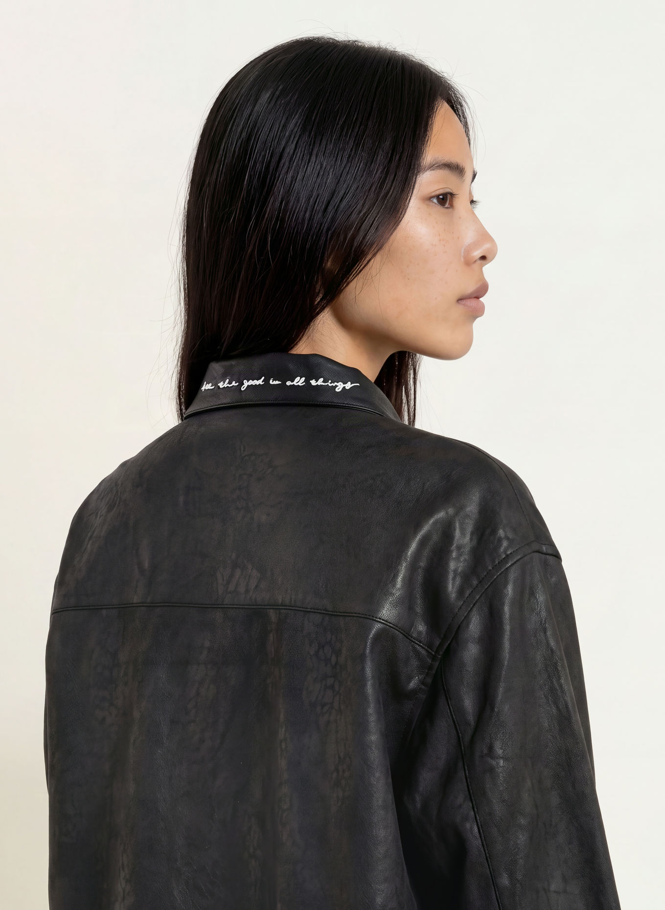 ELIAS RUMELIS Chemisier oversize BELLI aspect cuir: NOIR