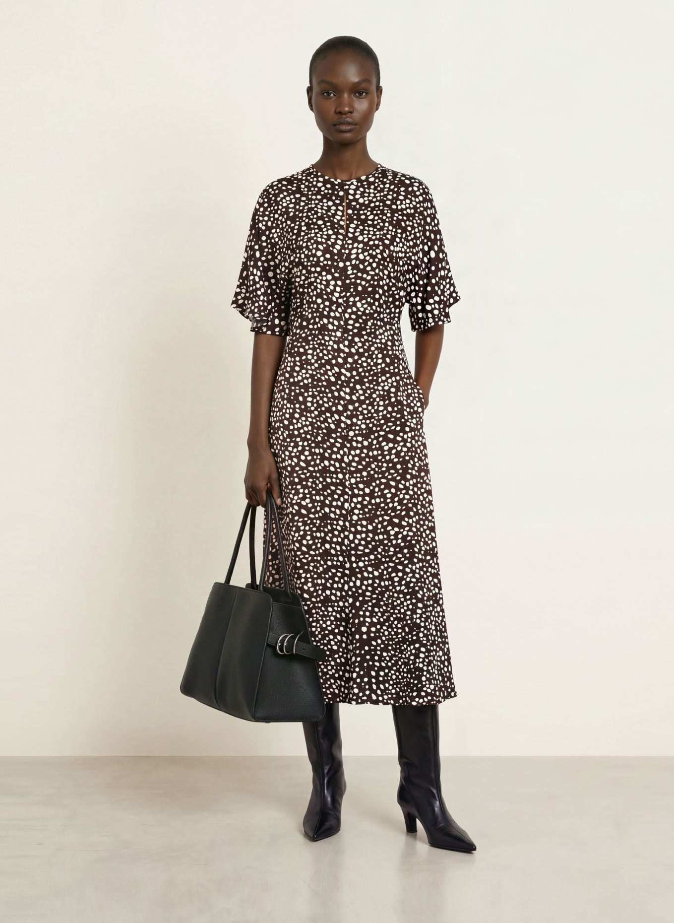BOSS Kleid DONAZATI: DUNKELBRAUN / WEISS