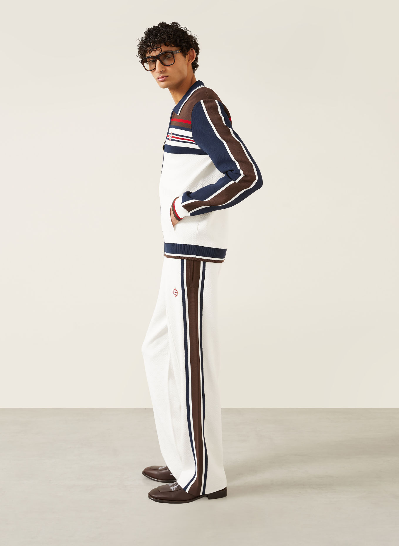 Casablanca Pantalon en maille coupe classique avec bandes de galon: CRÈME / MARRON / ROUGE