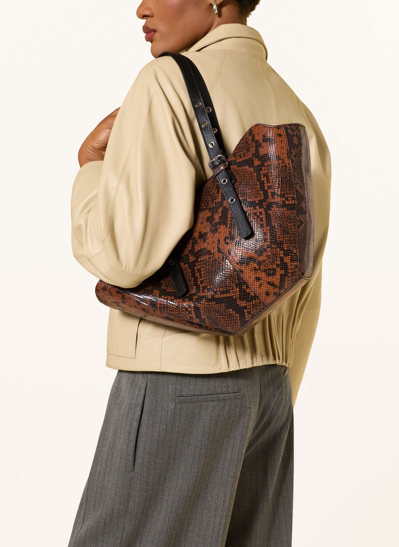 NÚNOO NORA SMALL Bucket bag: BROWN / SILVER / BLACK