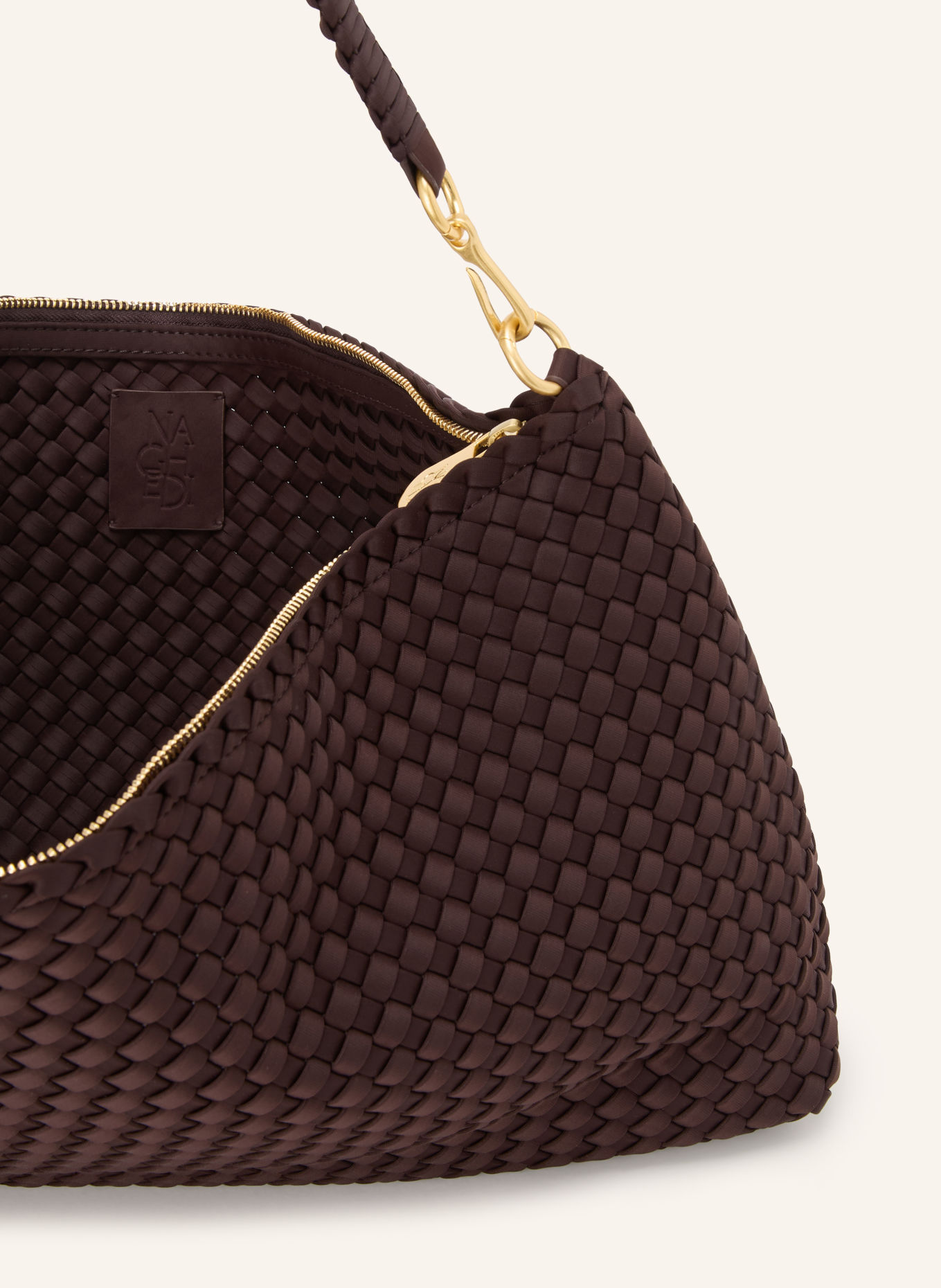 Naghedi Sac à main PORTO HALF MOON MEDIUM: MARRON FONCÉ