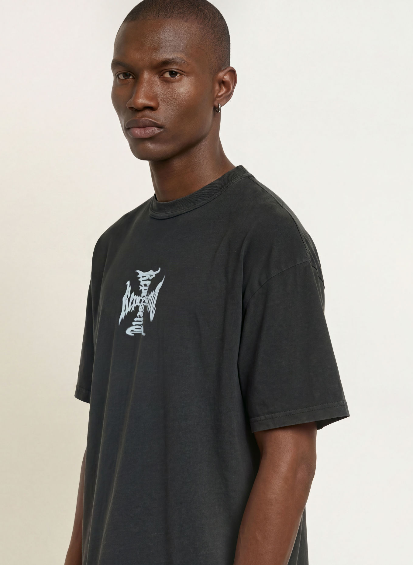 REPRESENT T-Shirt: SCHWARZ / HELLGRAU