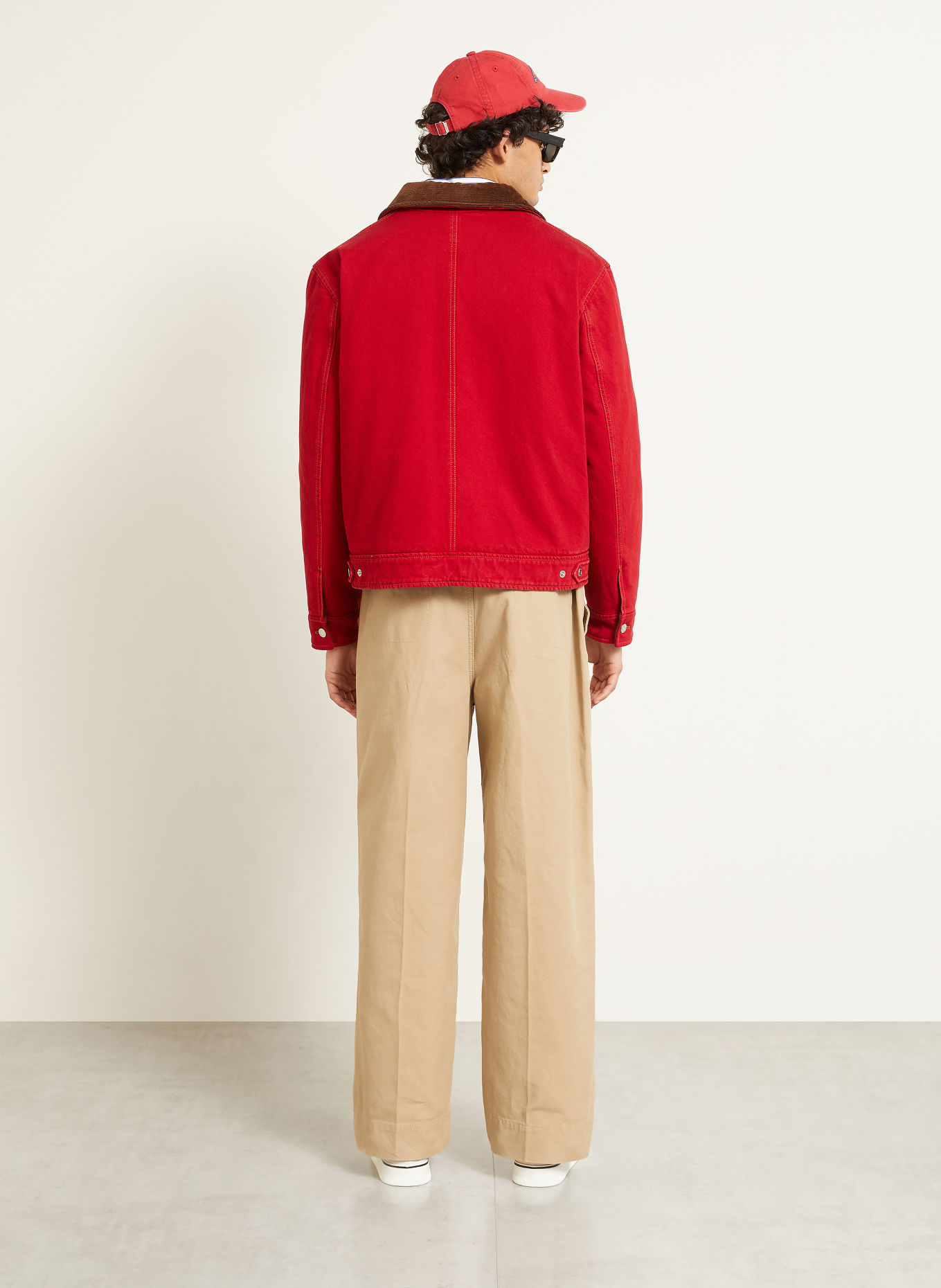 AMI PARIS Broek met regelmatige pasvorm: A184 BEIGE MASTIC