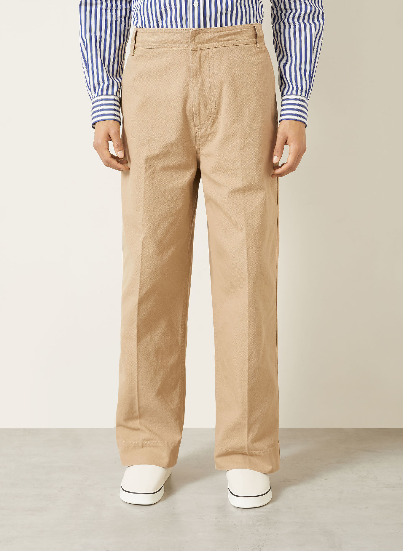 AMI PARIS Broek met regelmatige pasvorm: A184 BEIGE MASTIC