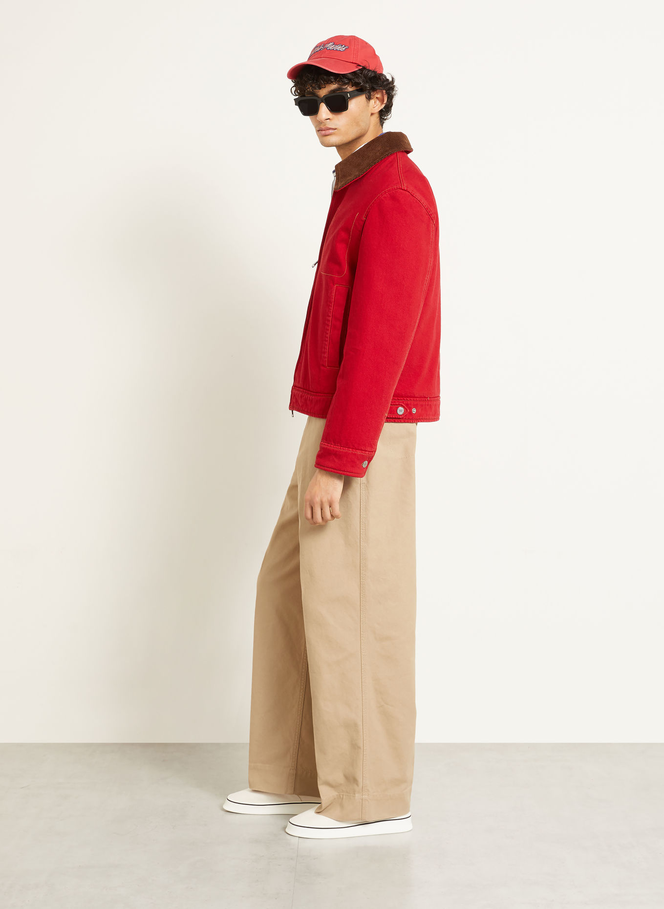AMI PARIS Broek met regelmatige pasvorm: A184 BEIGE MASTIC