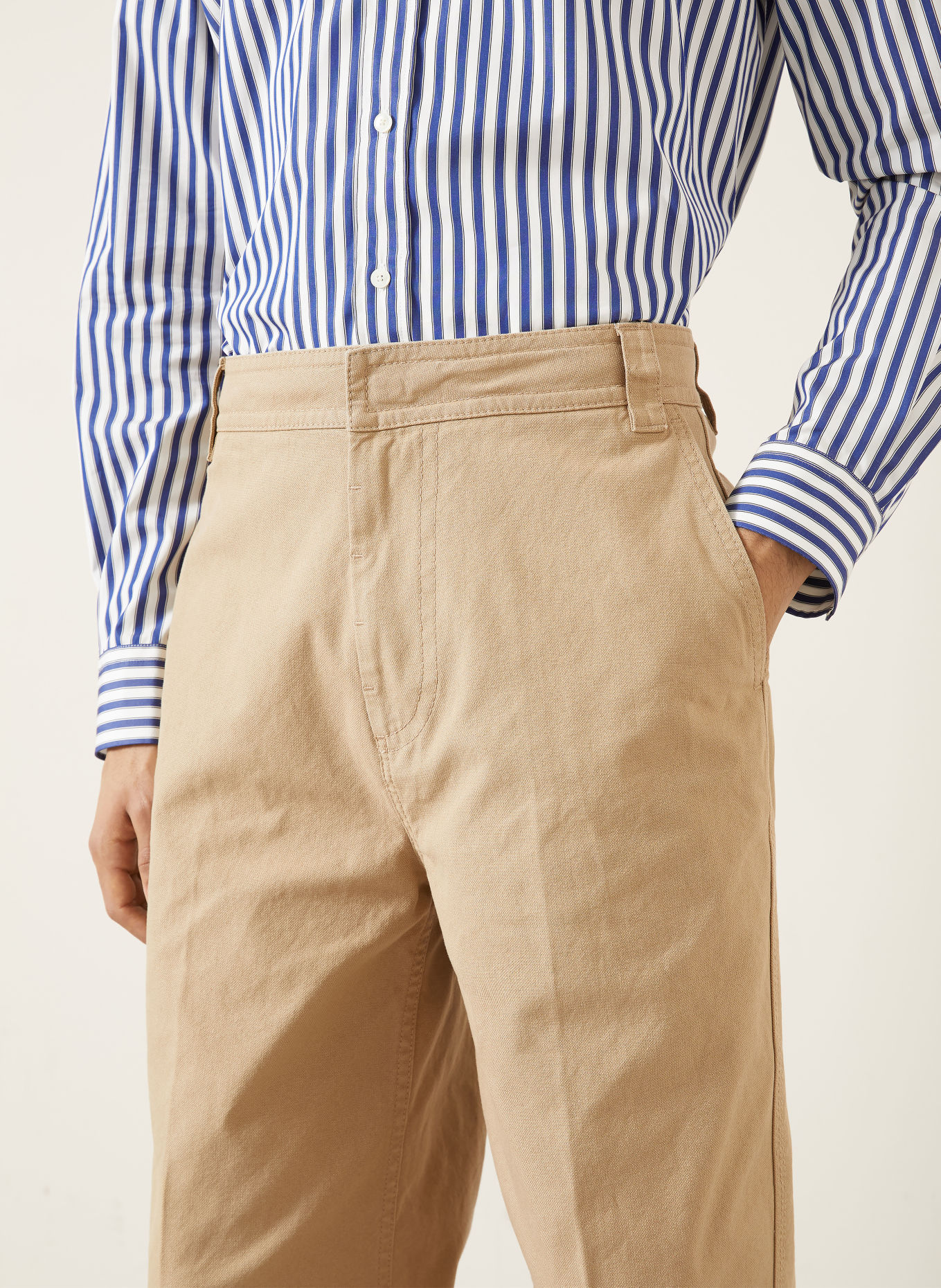 AMI PARIS Broek met regelmatige pasvorm: A184 BEIGE MASTIC