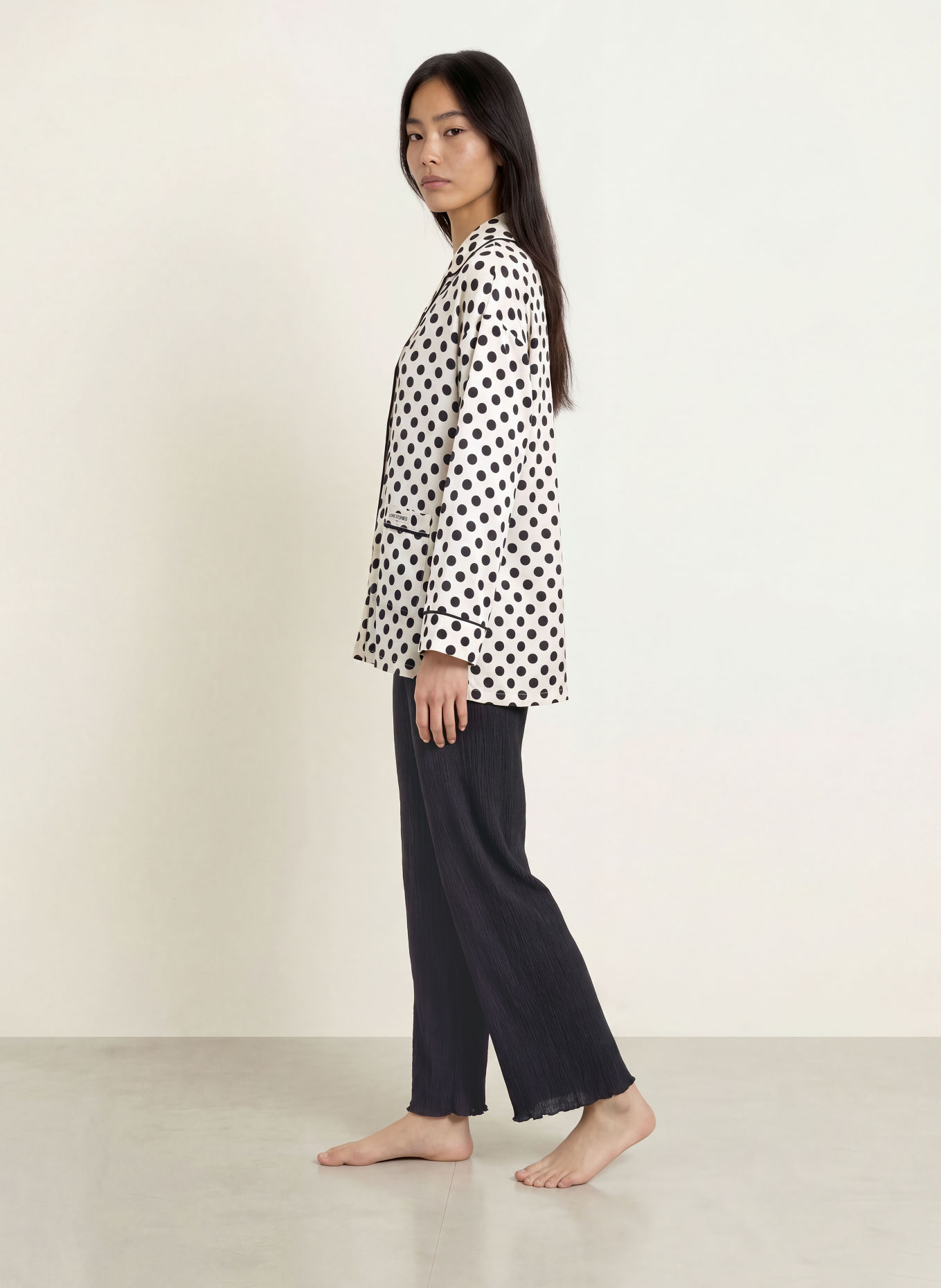 LOVE Stories Pyjamashirt CEDRIC van satijn: WIT / ZWART