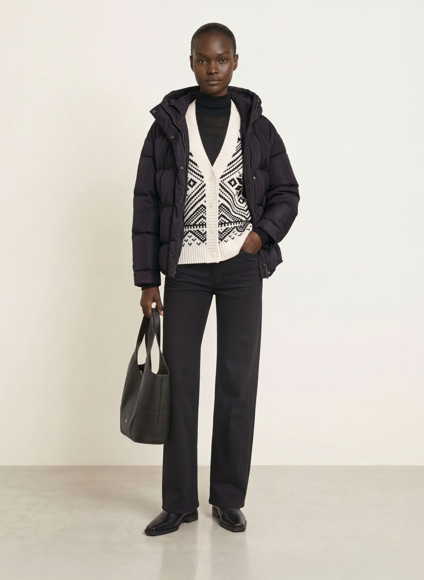 WEEKEND Max Mara Daunenjacke LUSSO: SCHWARZ