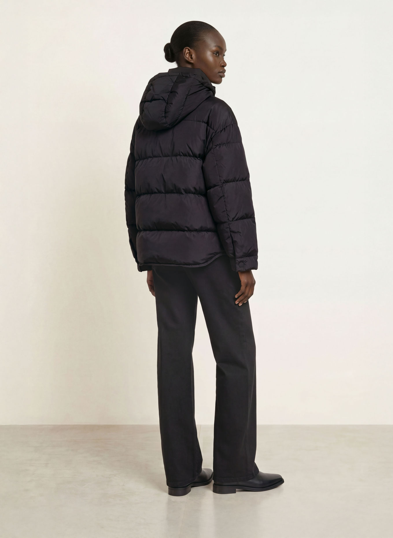 WEEKEND Max Mara Daunenjacke LUSSO: SCHWARZ