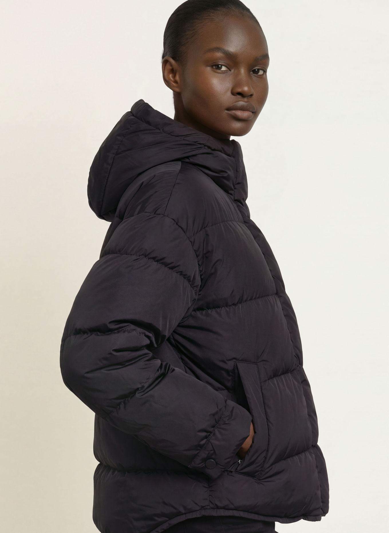 WEEKEND Max Mara Daunenjacke LUSSO: SCHWARZ