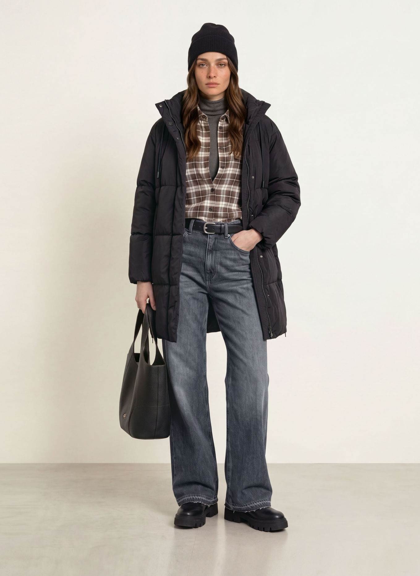 WEEKEND Max Mara Down coat NEW BEMBO: BLACK