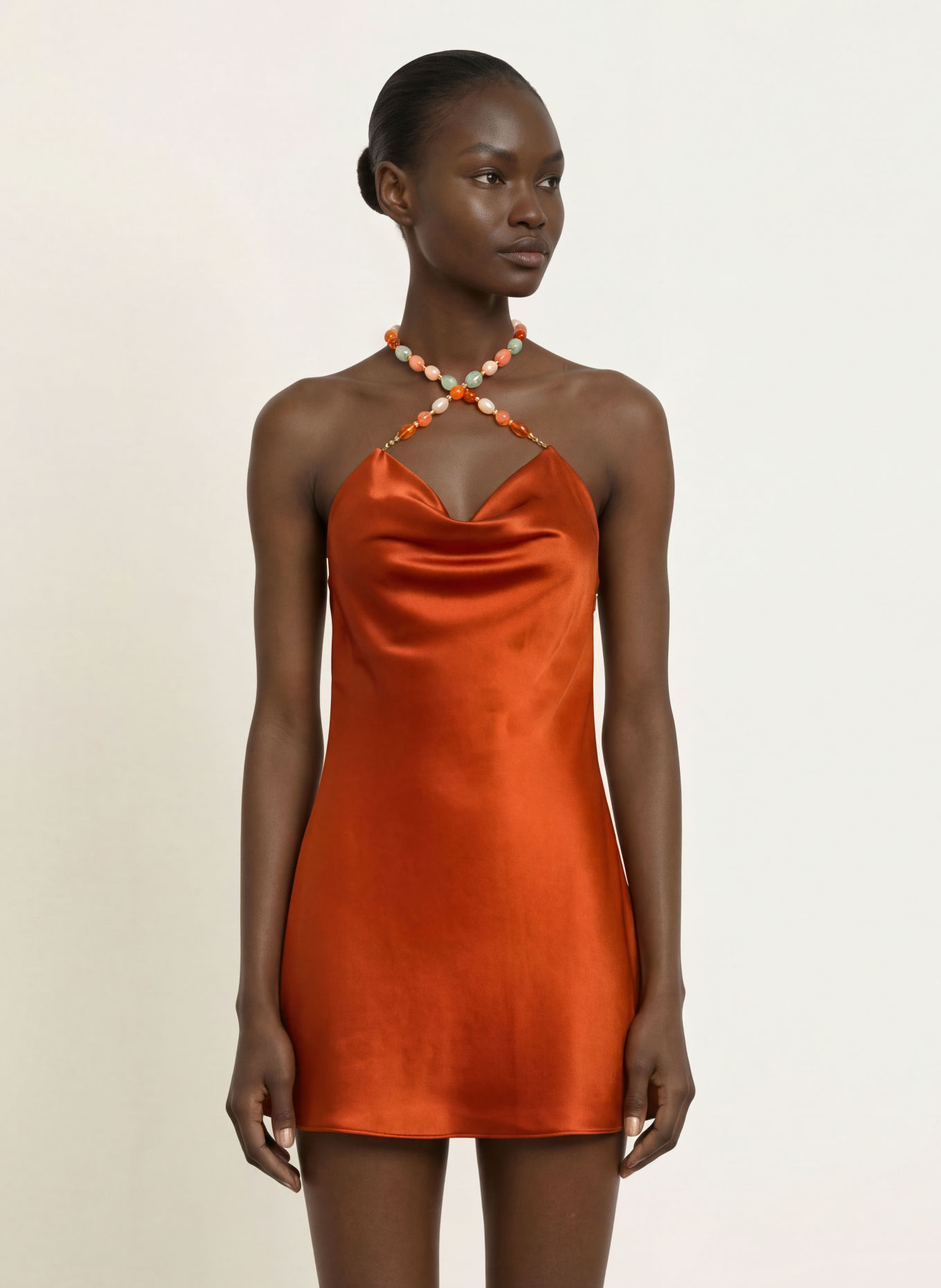 RETROFÊTE Cocktailjurk MARVE met sierparels: COGNAC