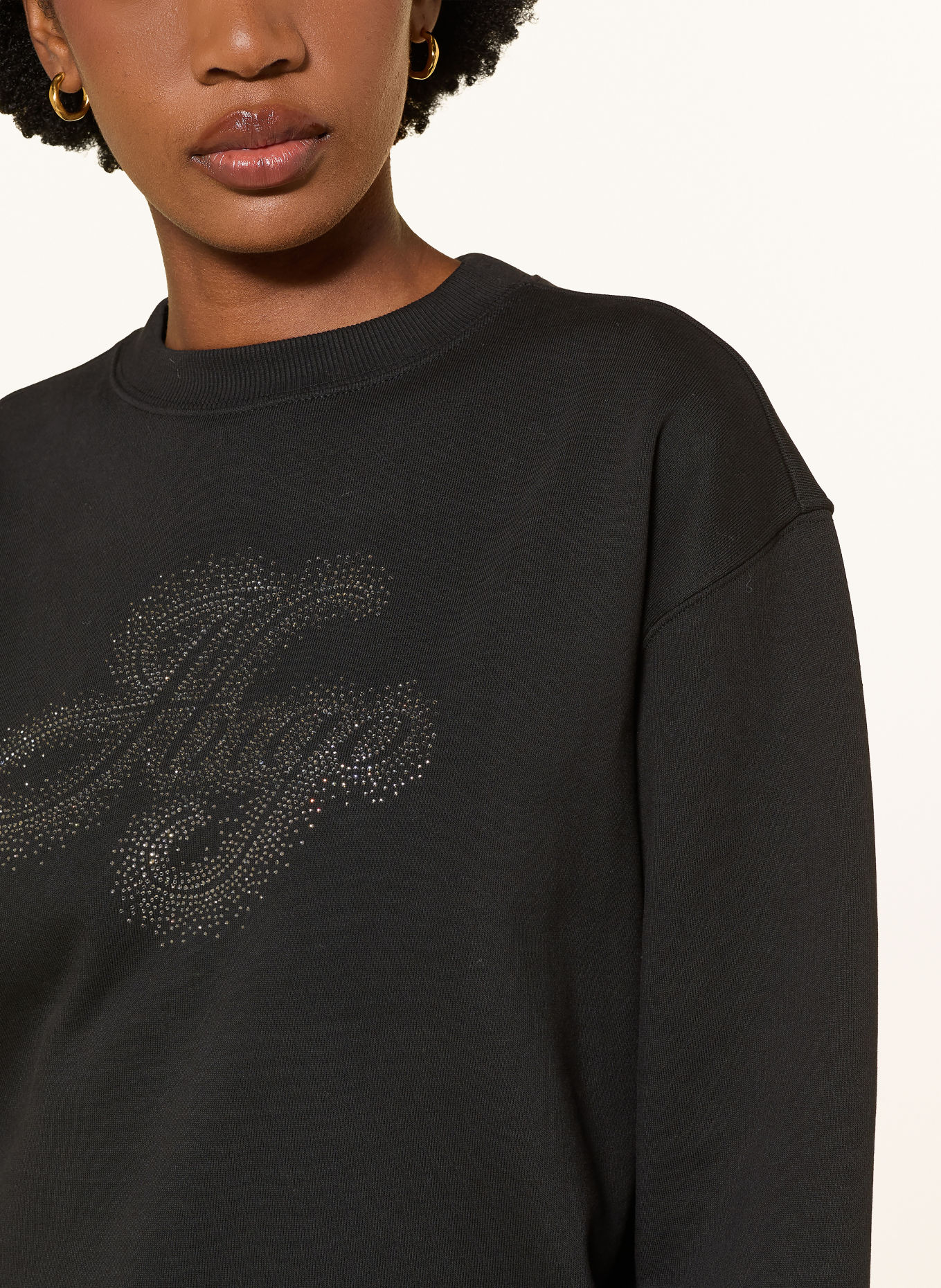 HUGO Sweatshirt DANICEY mit Schmucksteinen: SCHWARZ / SILBER
