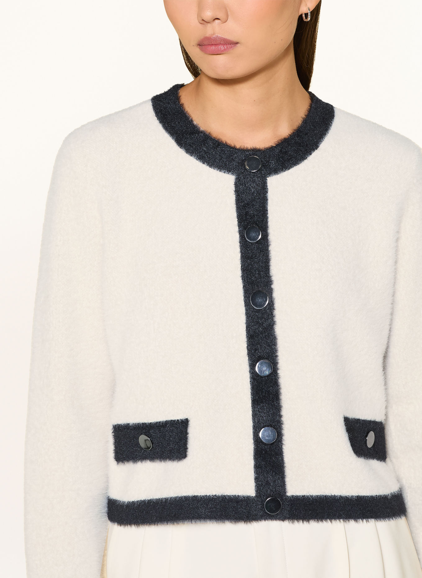 Betty Barclay Vest: ECRU / ZWART