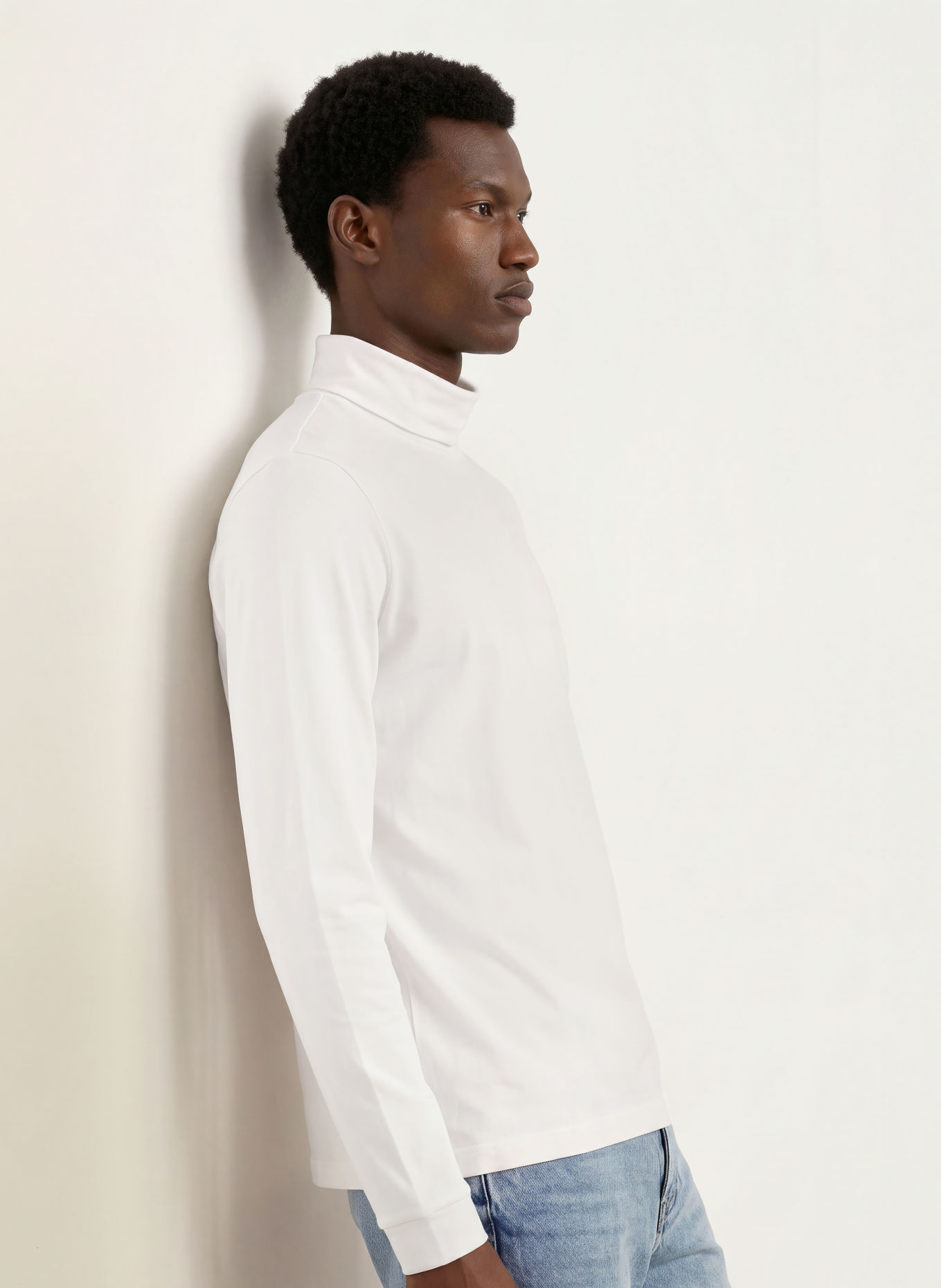 HUGO DEROLLO Turtleneck top: WHITE