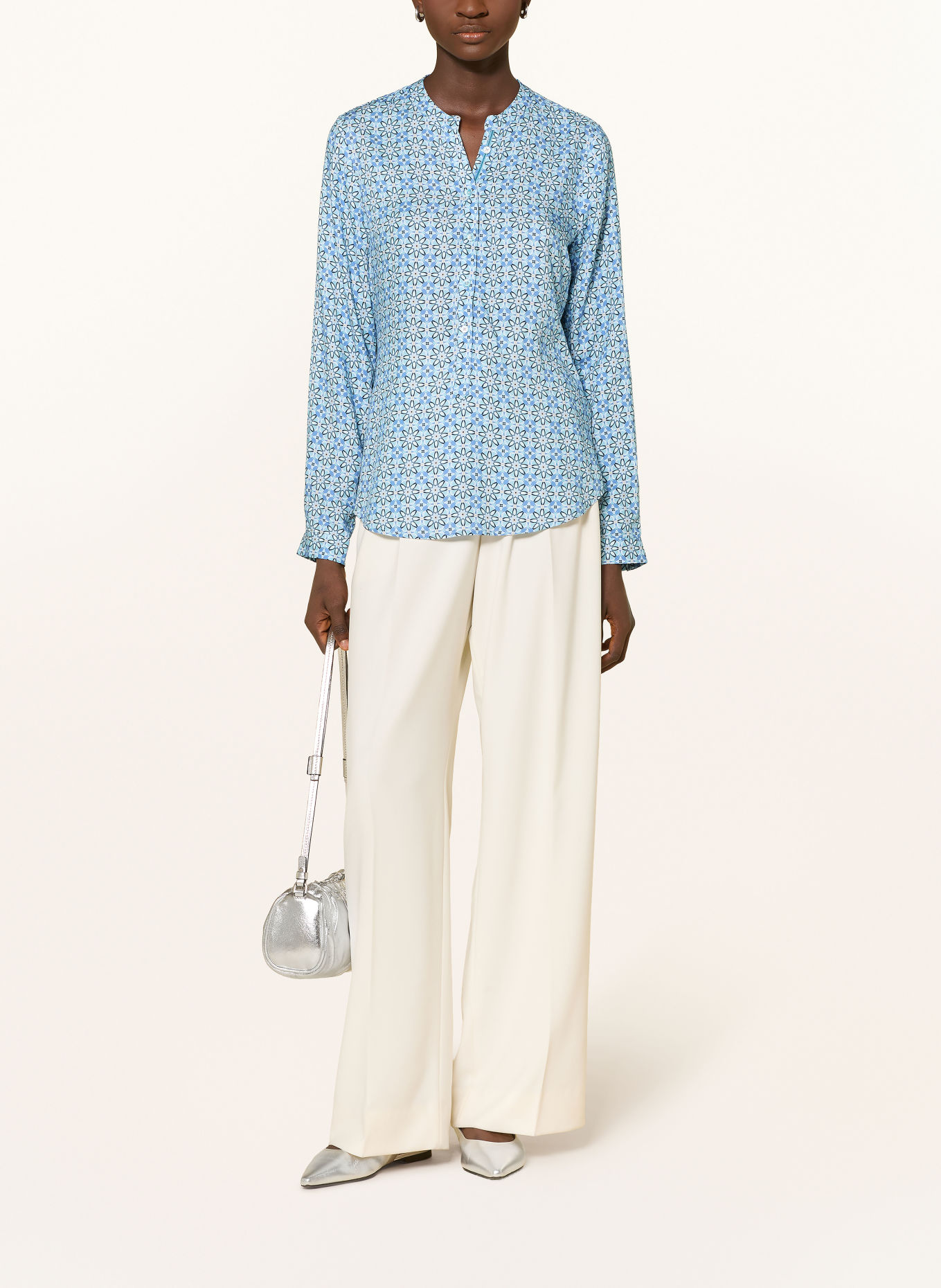 Emily VAN DEN BERGH Blusenshirt: HELLBLAU / BEIGE / WEISS