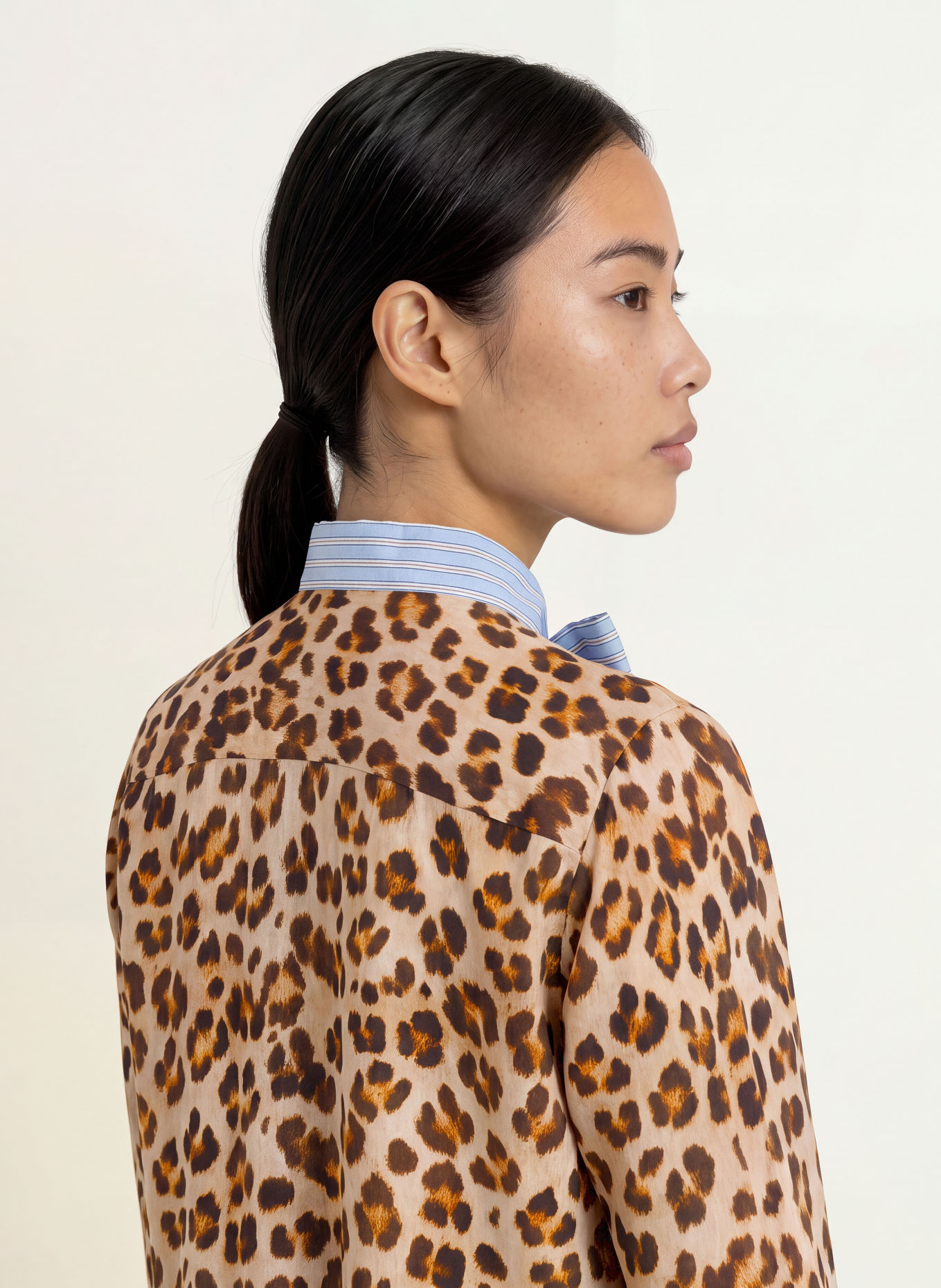 Emily VAN DEN BERGH Strikblouse in een mix van materialen: CAMEL / MARRON FONCÉ / LICHTBLAUW