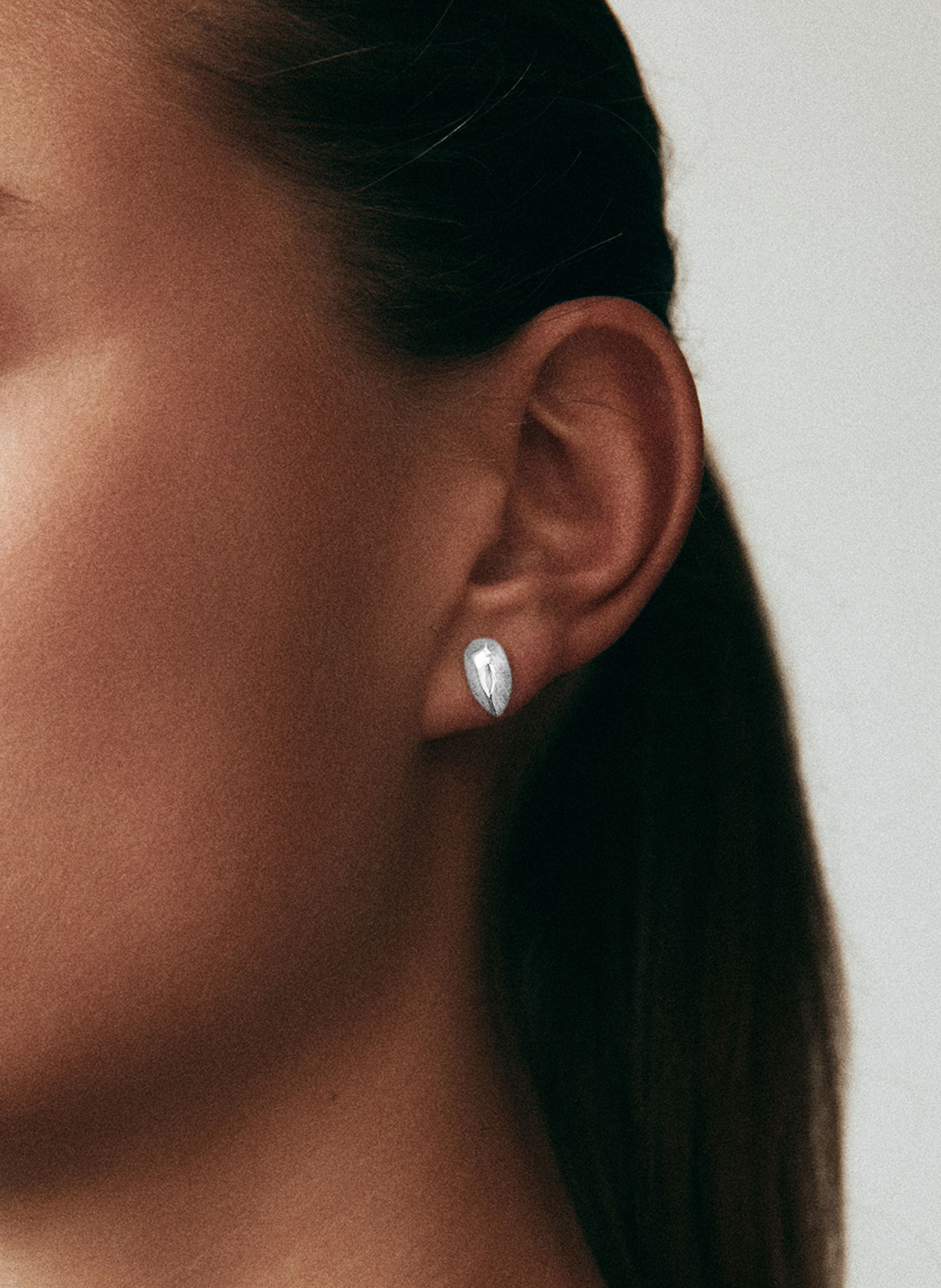 EDBLAD CRYSTALITE Stud Earrings: SILVER